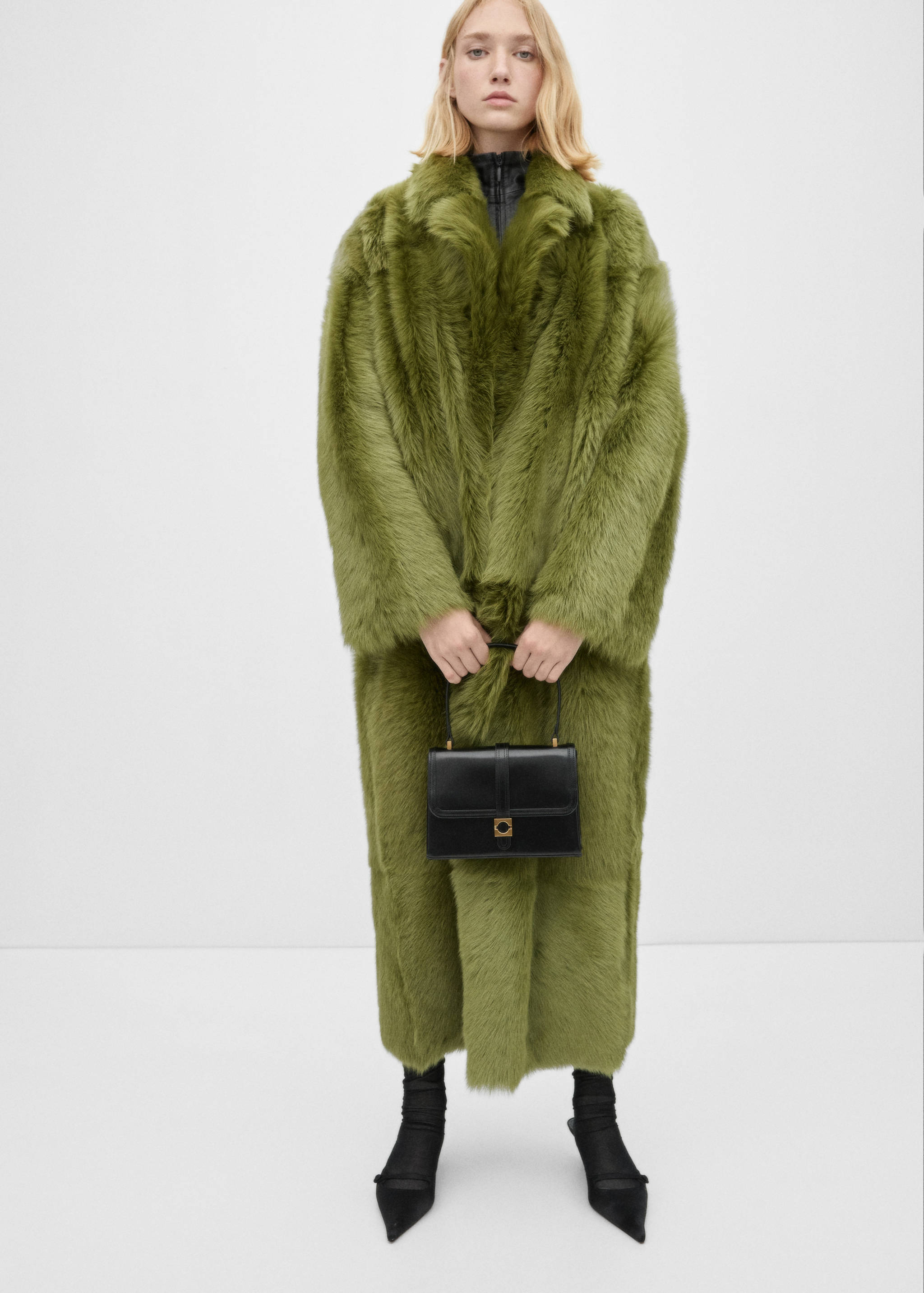 100% leather bag with flap - General plane