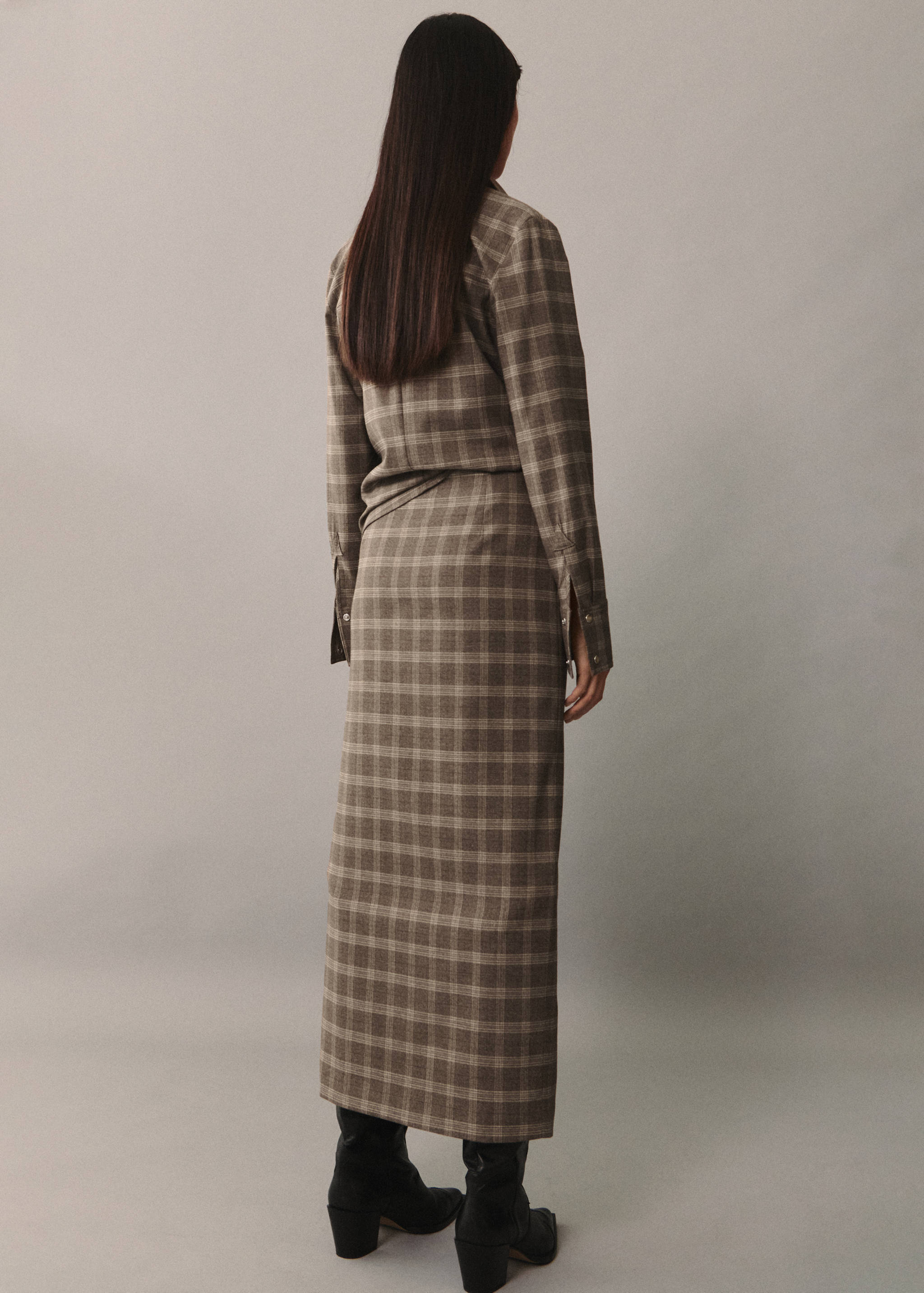 Check skirt with slit - Reverse of the article