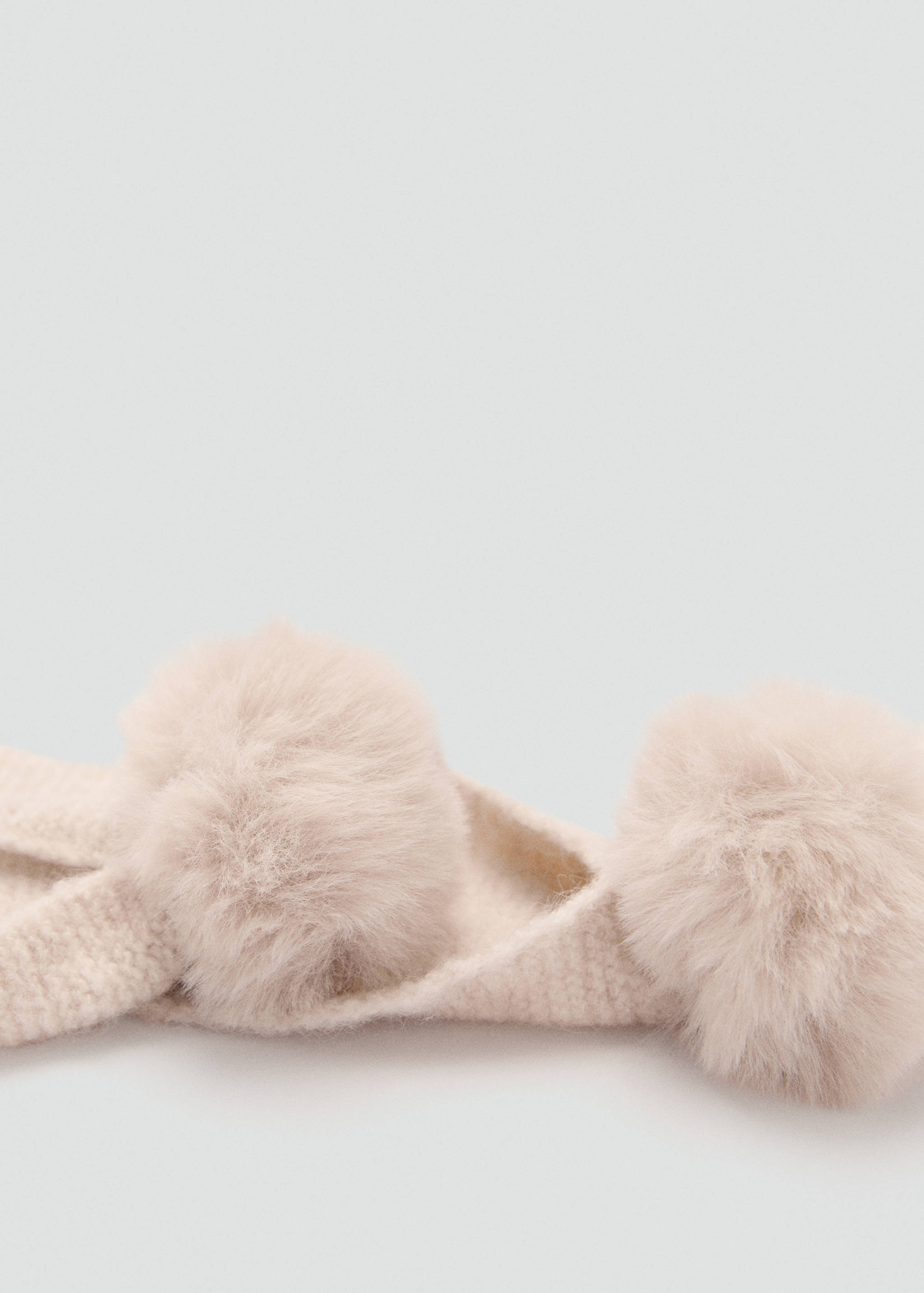 Scarf hat with pompoms - Details of the article 1