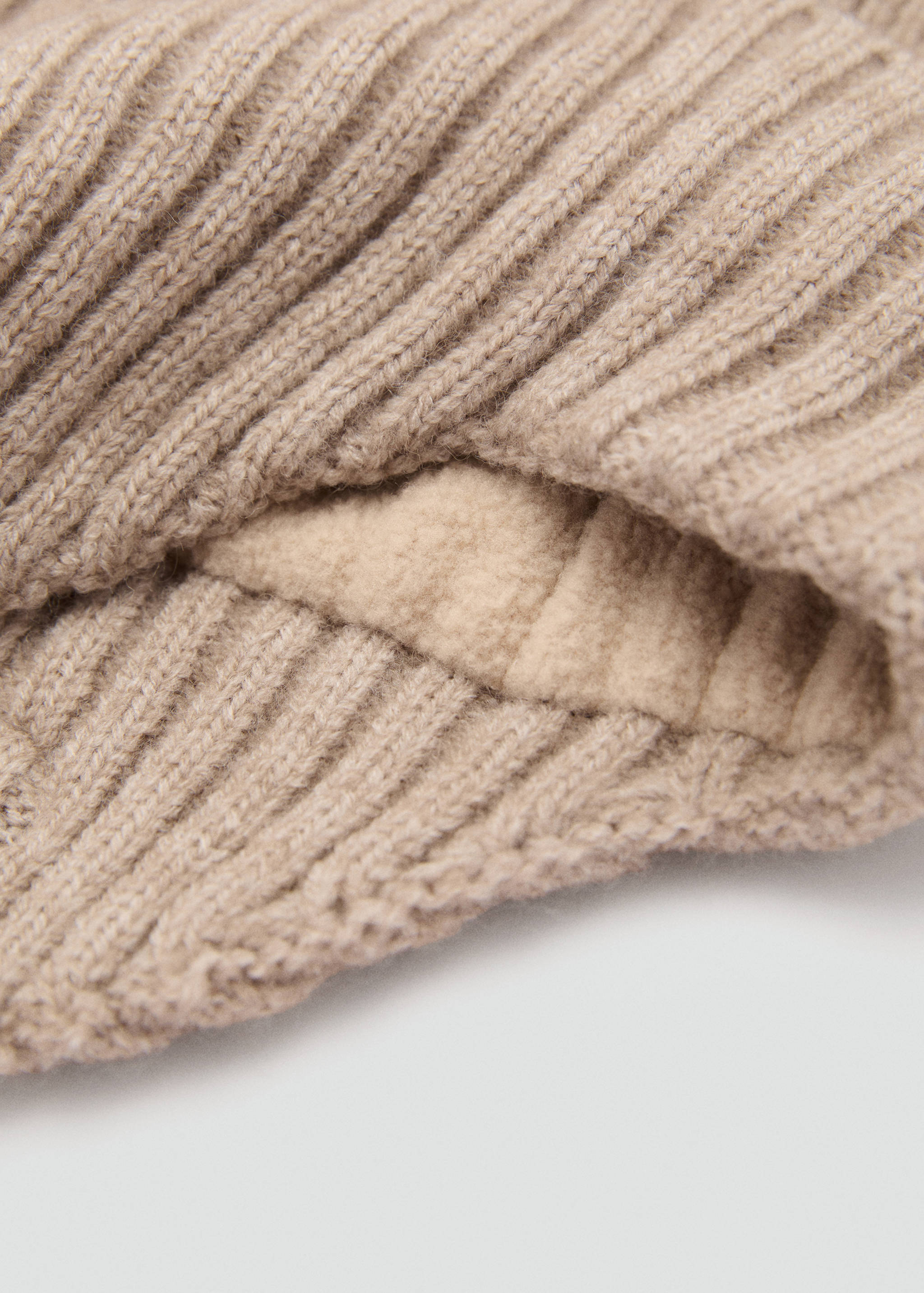 Pom pom cable-knit beanie - Medium plane