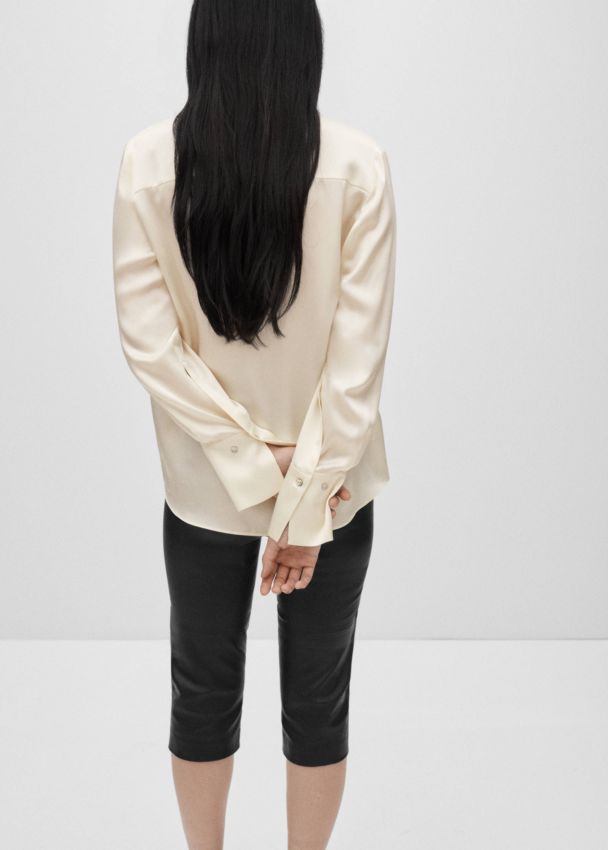 100% silk satin shirt - Reverse of the article