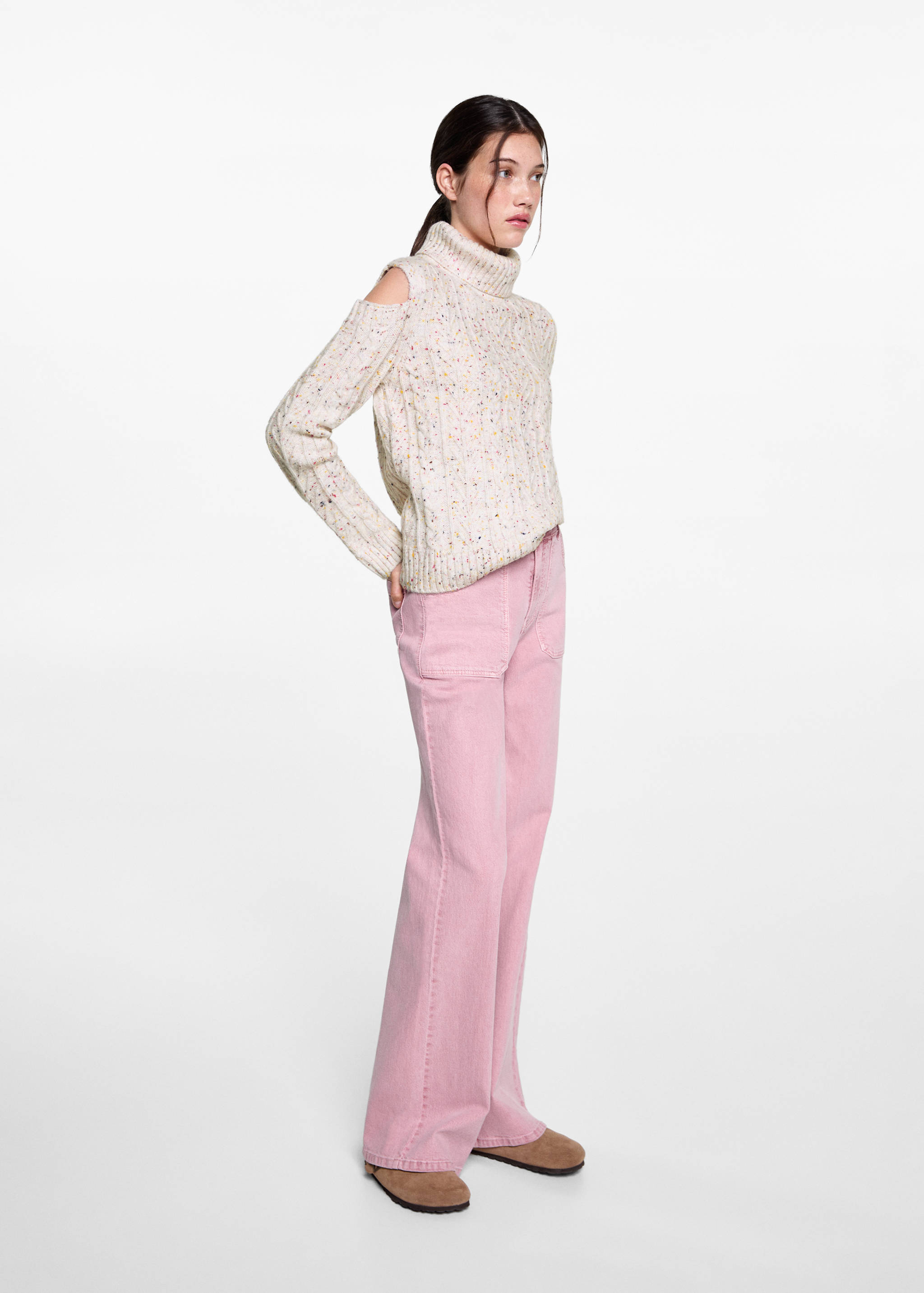 Knitted sweater with openings - General plane