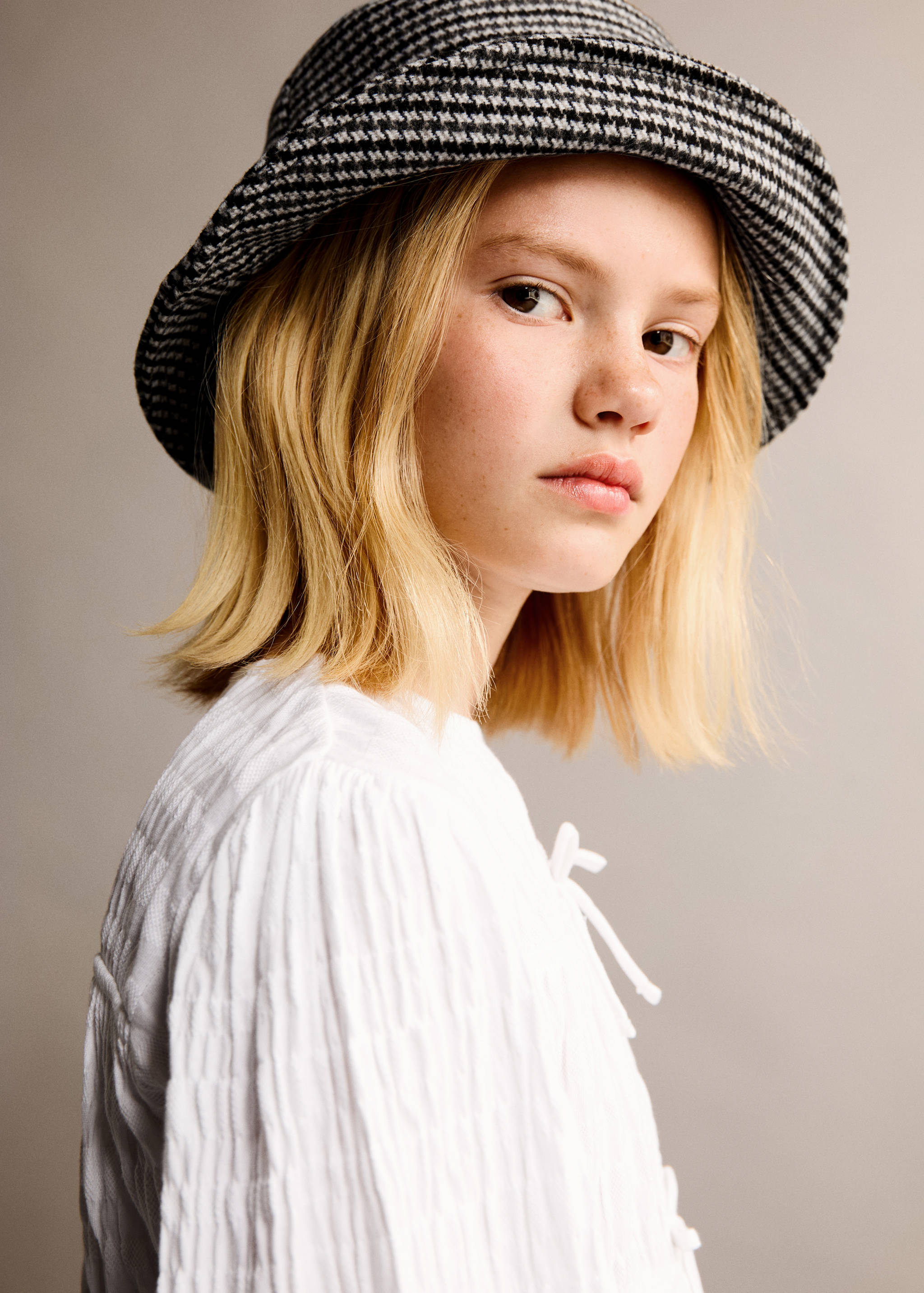 Houndstooth pattern bucket hat - General plane