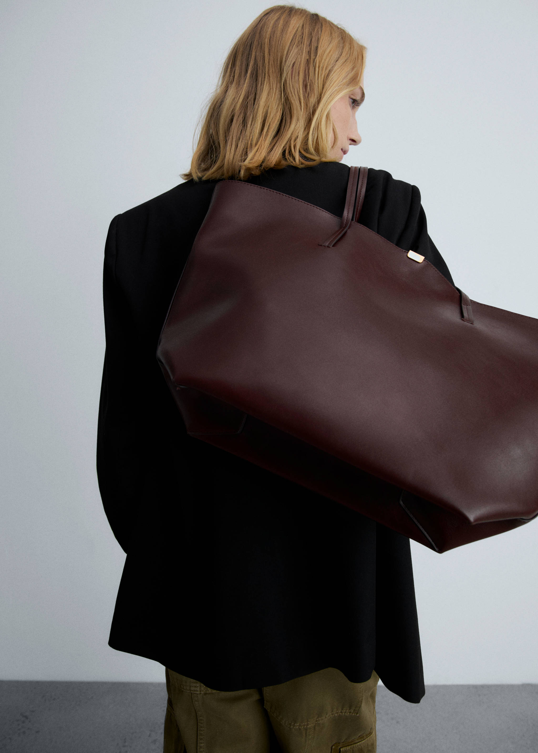 Сумка-шоппер с металлической деталью - Деталь изделия 9