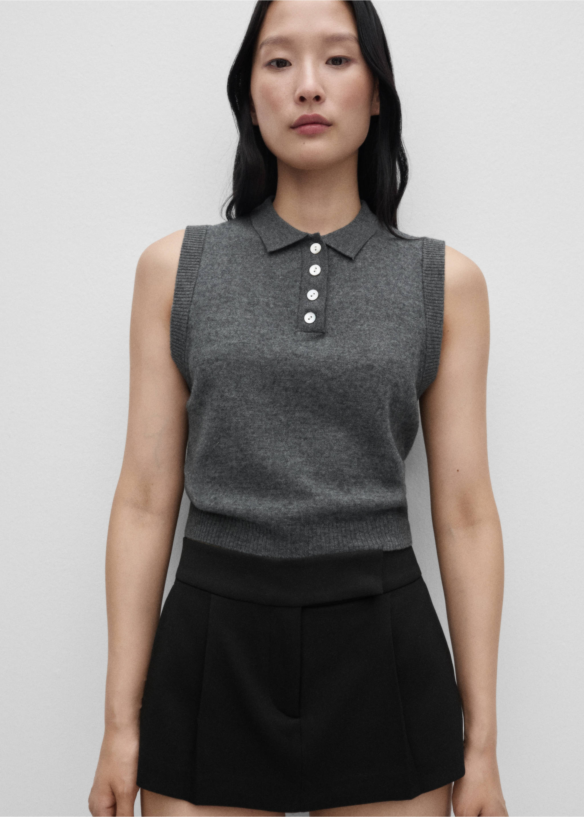 Wool-blend gilet with buttons - Medium plane, Dark Heather Grey. Ref: 77056747-00.