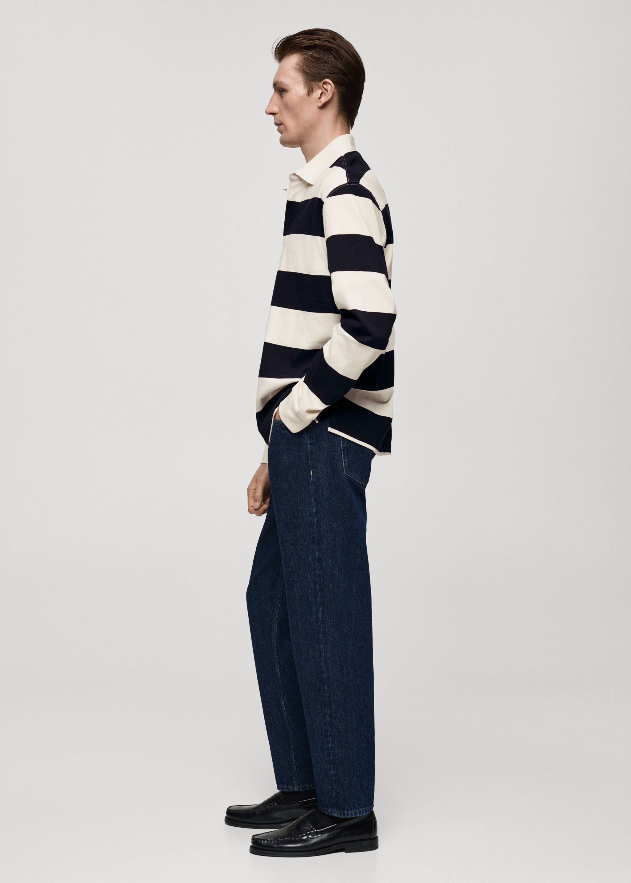 قميص بولو مخطط بقصّة منتظمة مصنوع من القطن بنسبة 100% - تفاصيل المنتج 2