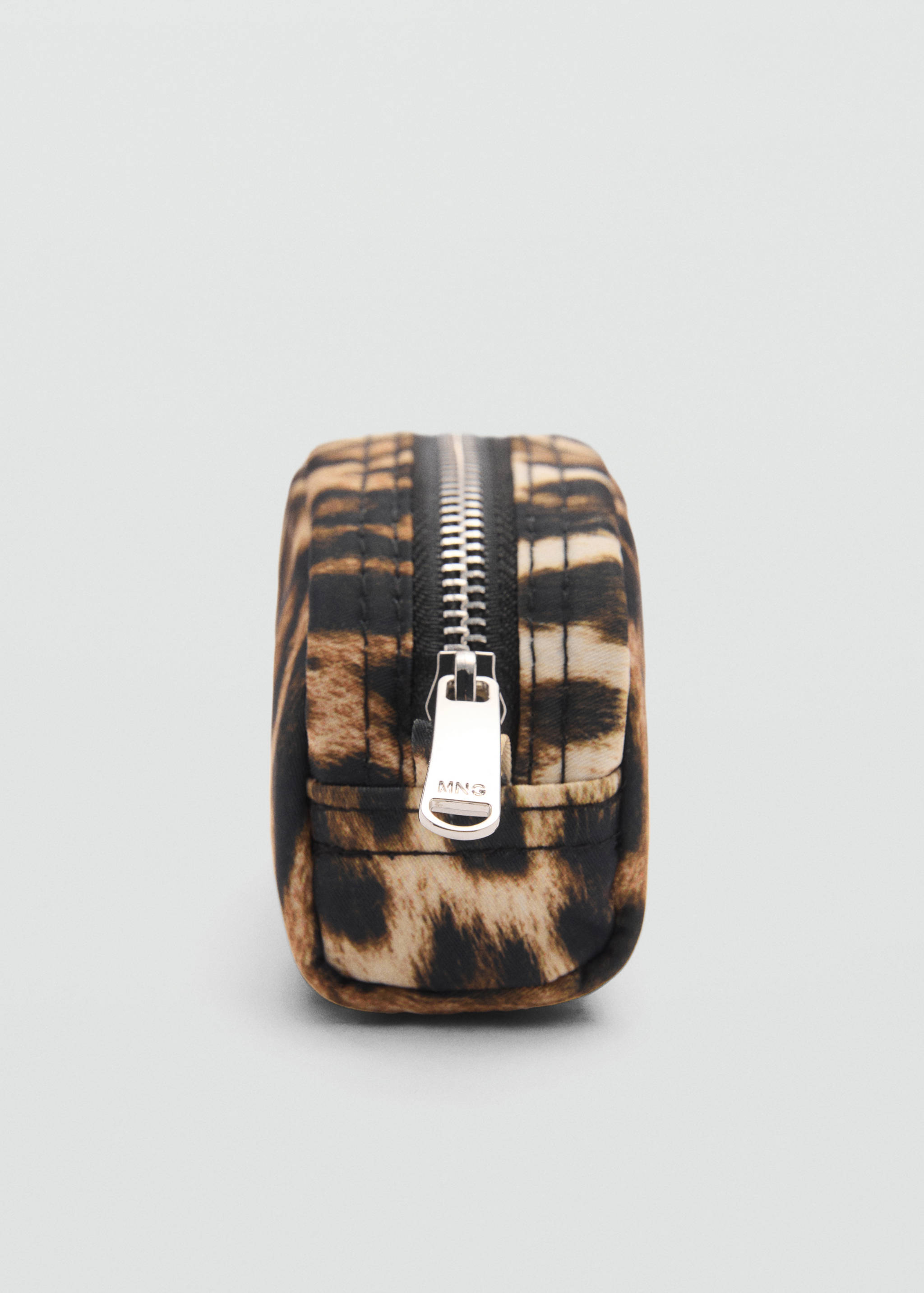 Leopard nylon toiletry bag - Details of the article 1