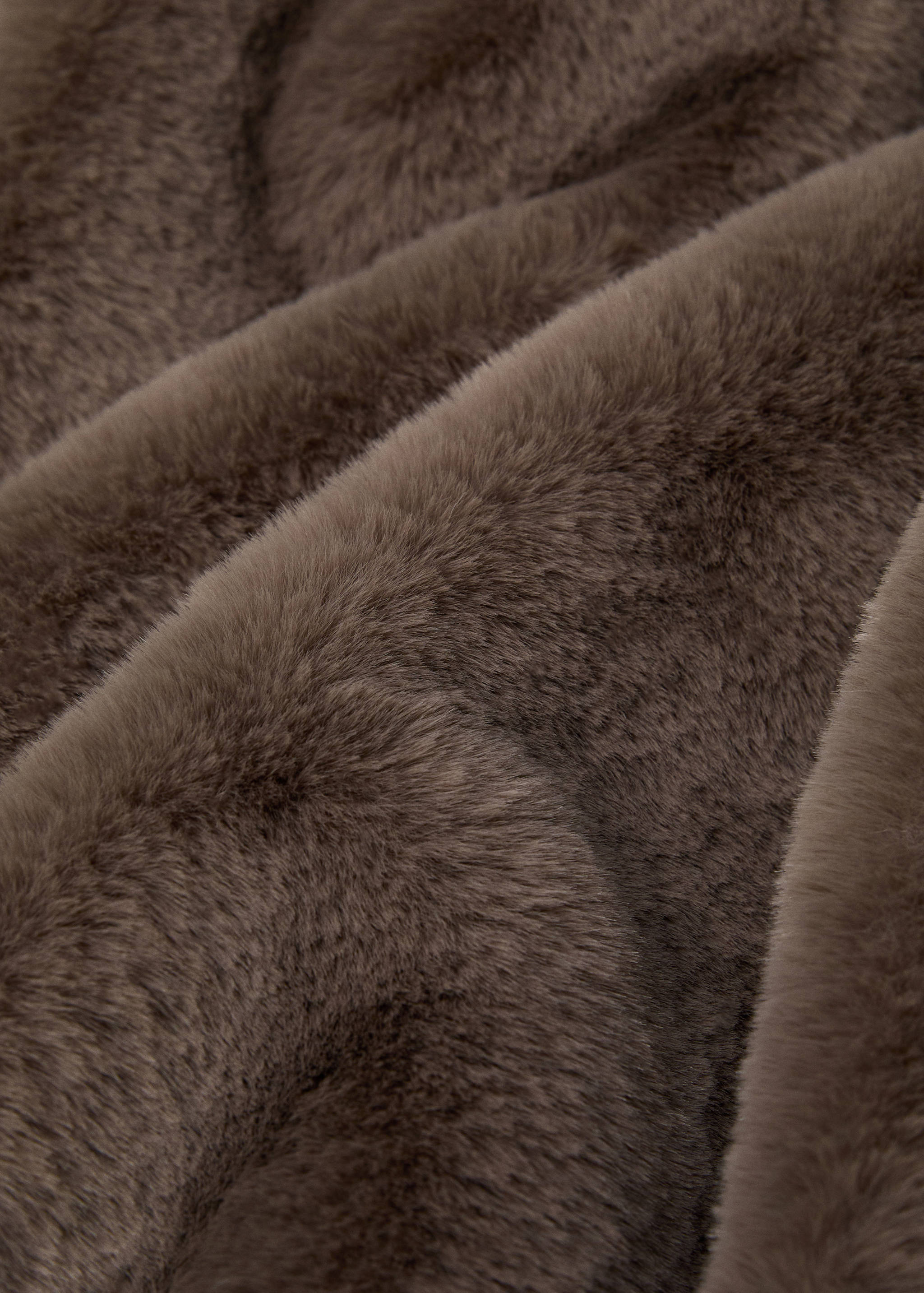 Faux-fur blanket 130x180cm - Details of the article 2