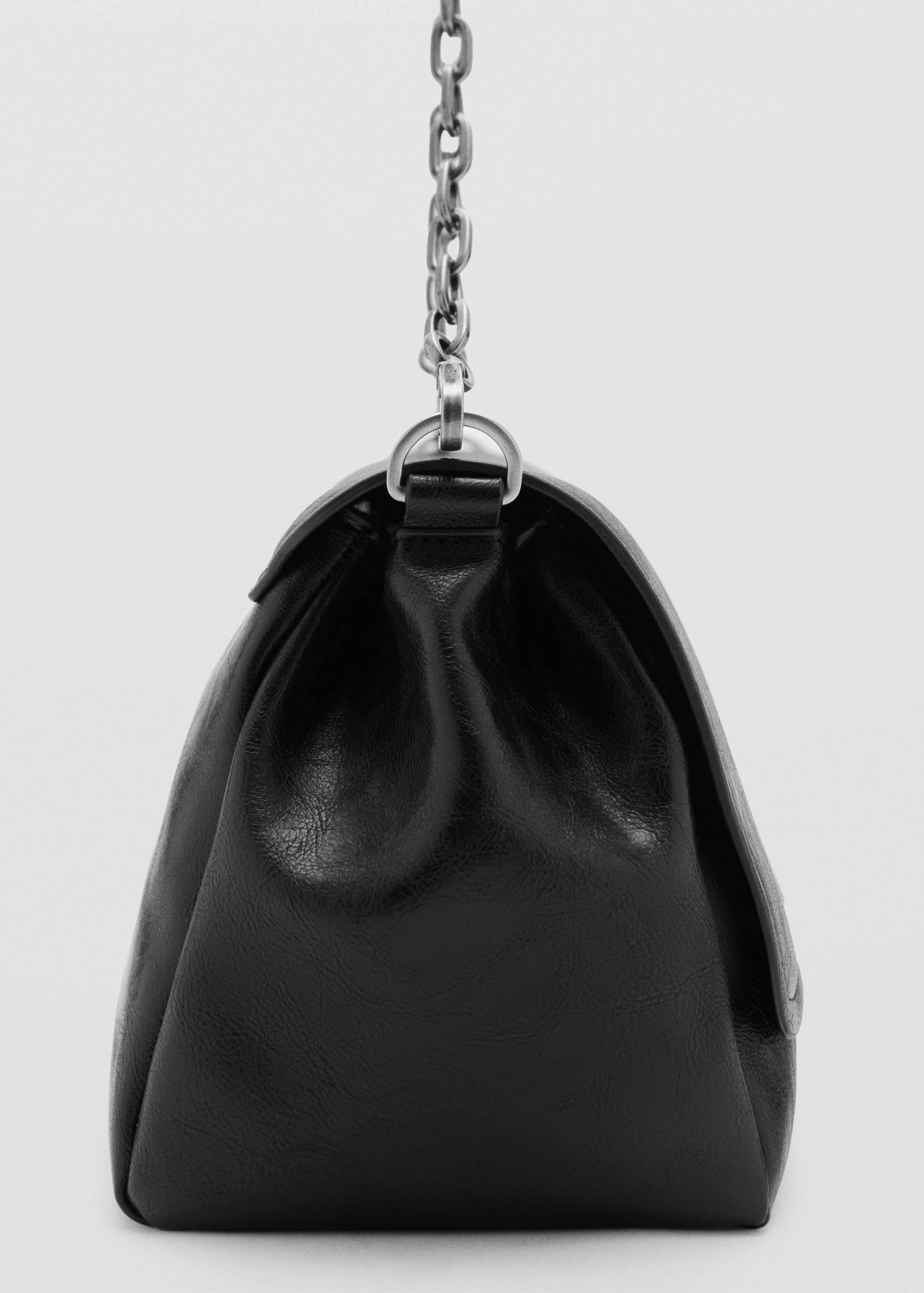 Flap bag with metal closure - Details of the article 1