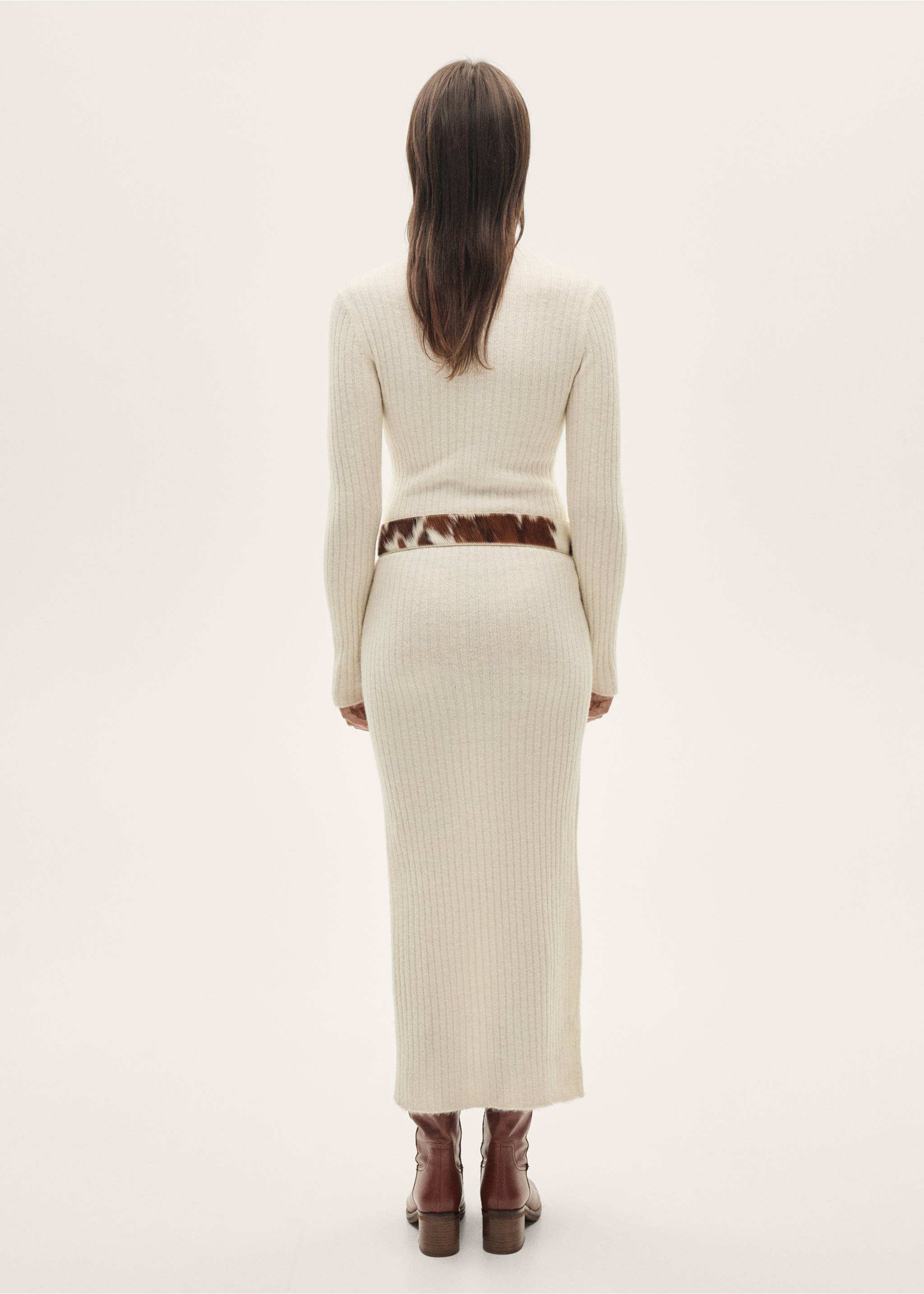 Ribbed knit dress with opening - Reverse of the article, Ecru. Ref: 77057699-00.