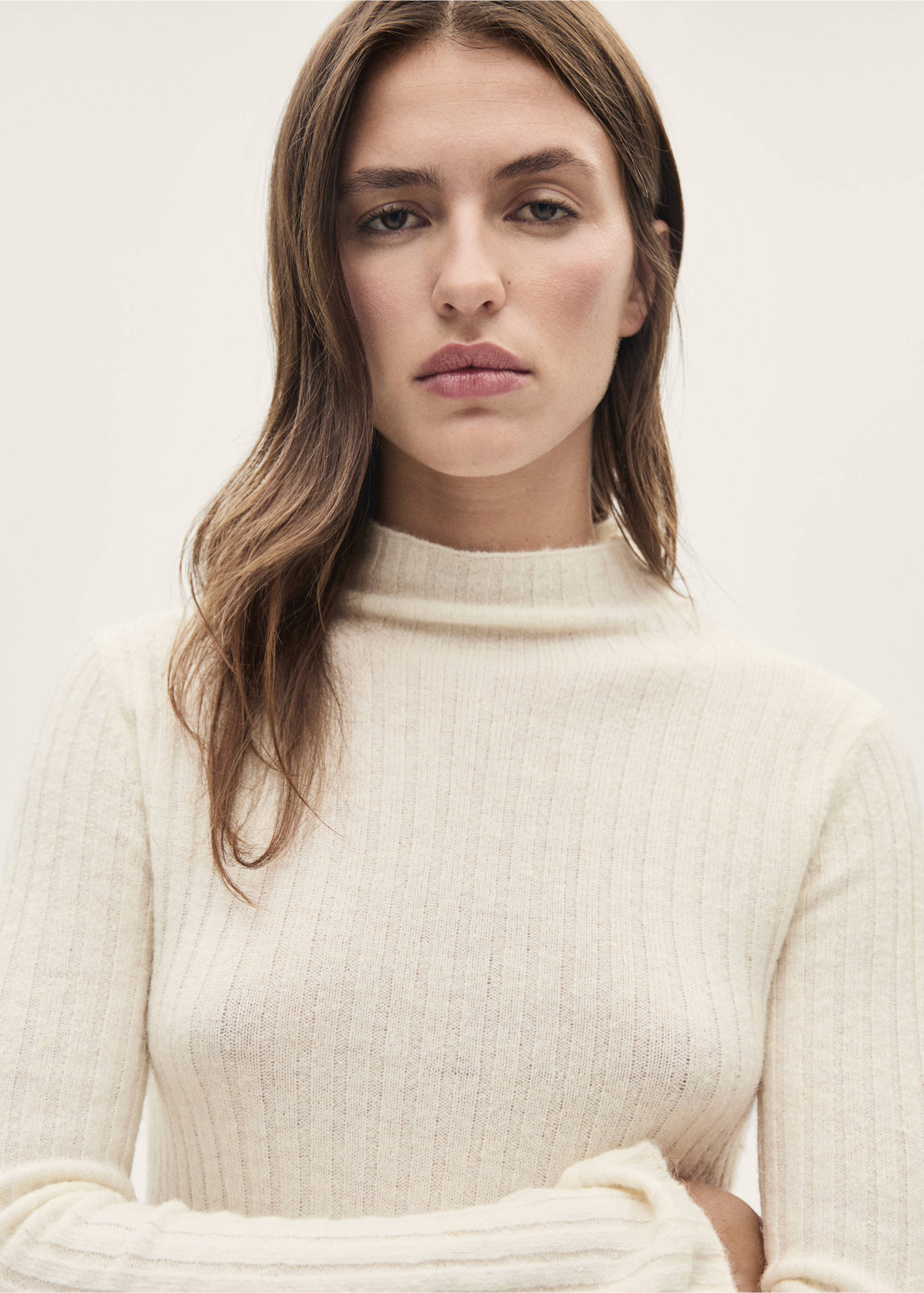 Ribbed knit dress with opening - Details of the article 1, Ecru. Ref: 77057699-00.