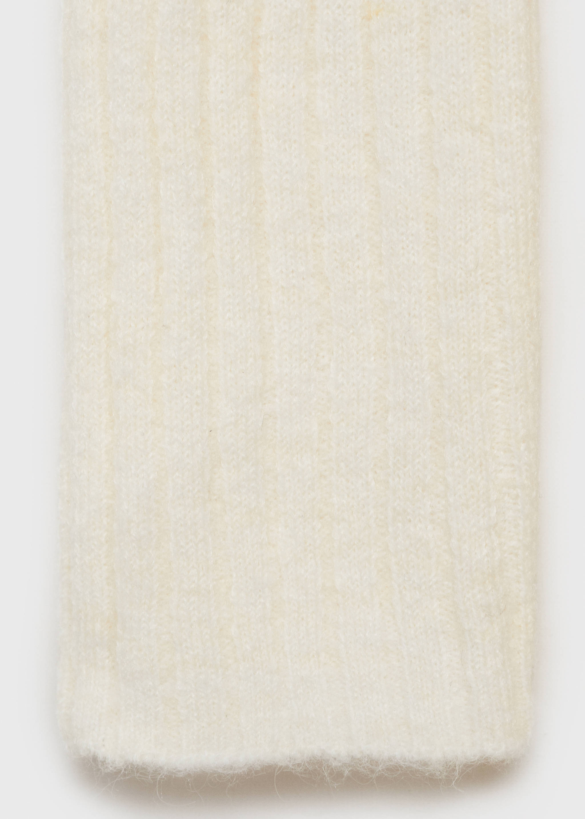 Ribbed knit dress with opening - Details of the article 0