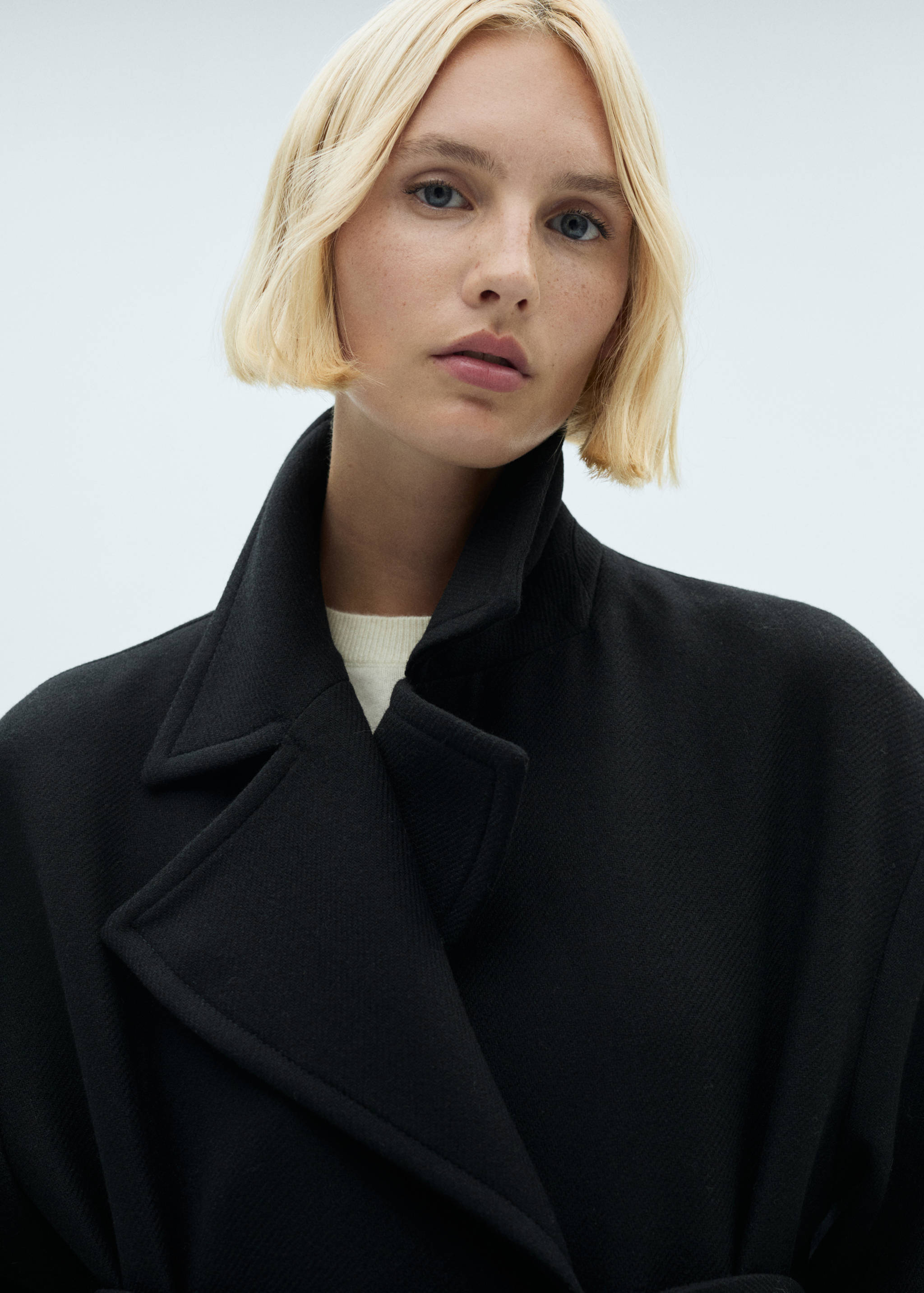 Manteco wool coat with oversized lapels - Details of the article 1