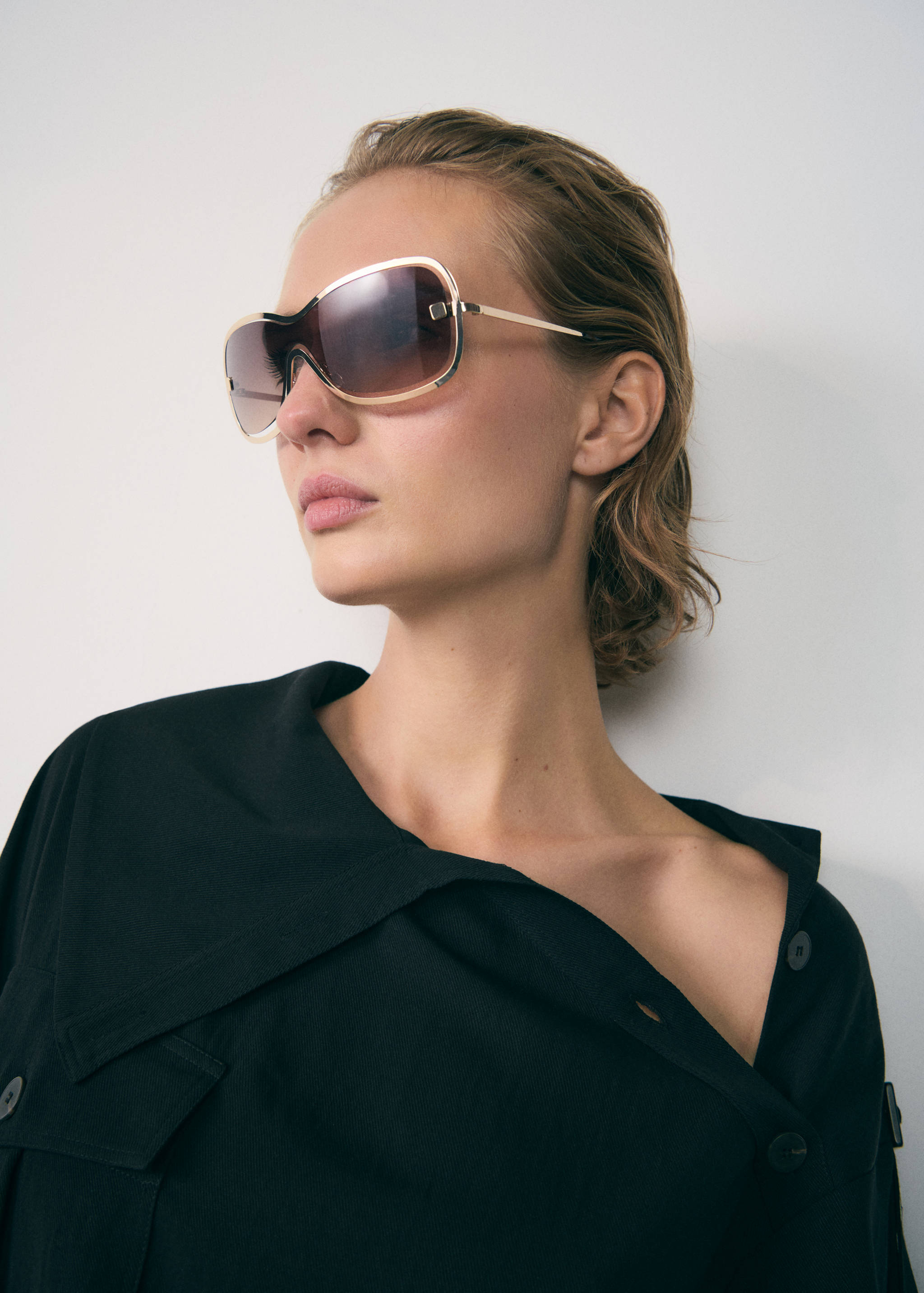 Gafas de sol pantalla - Plano general