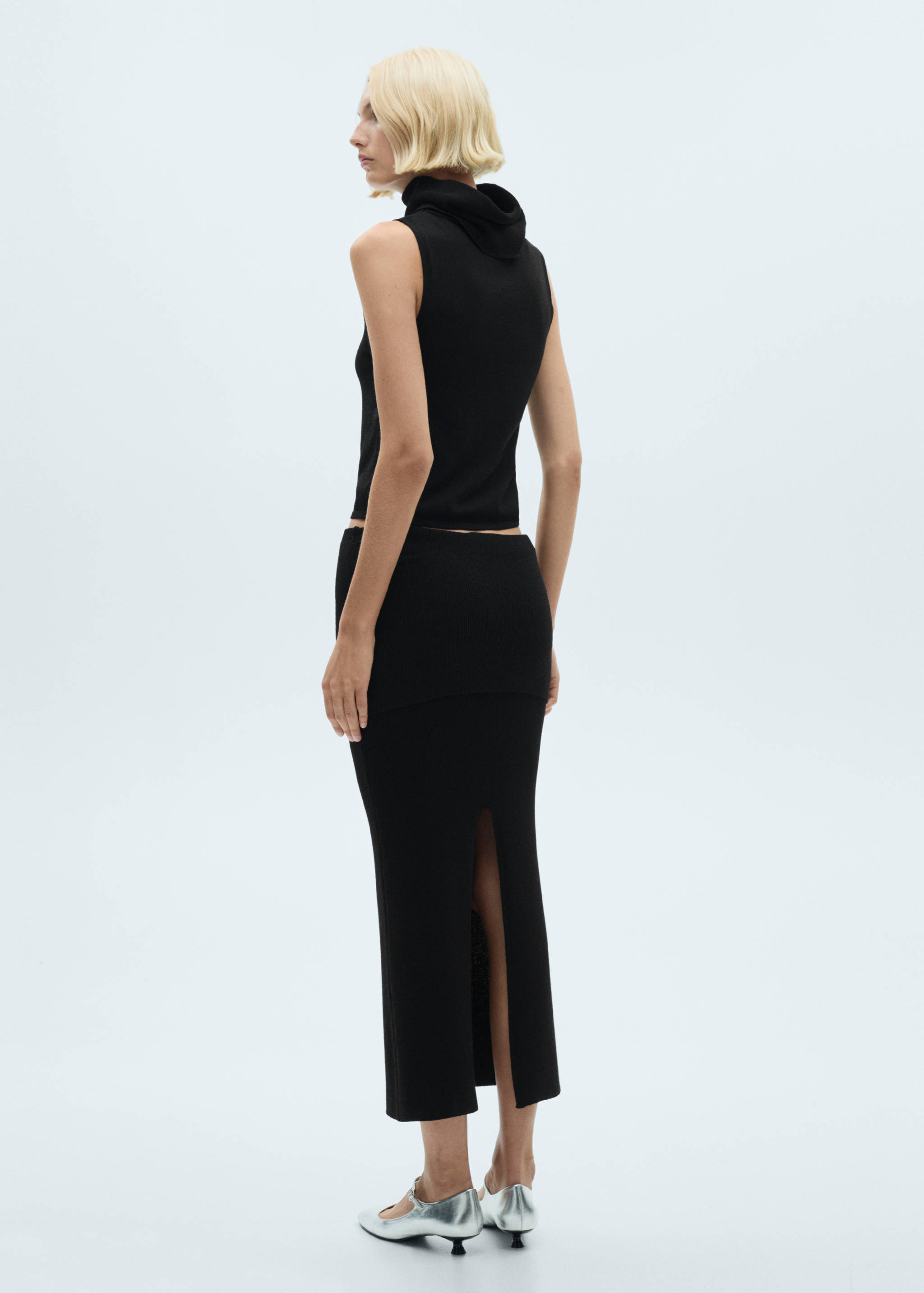 Трикотажный топ с воротником с отворотом - Обратная сторона изделия