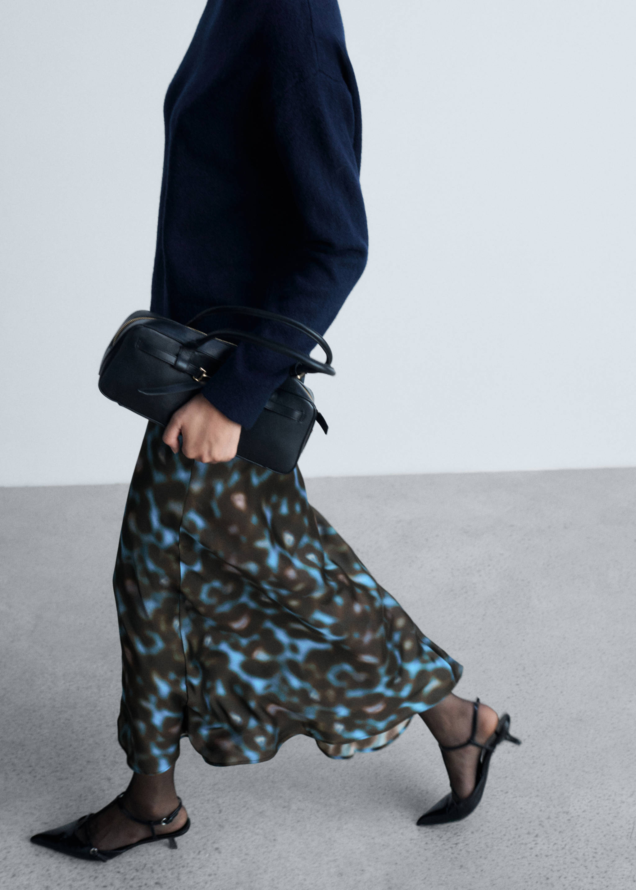 Printed satin skirt - Details of the article 2