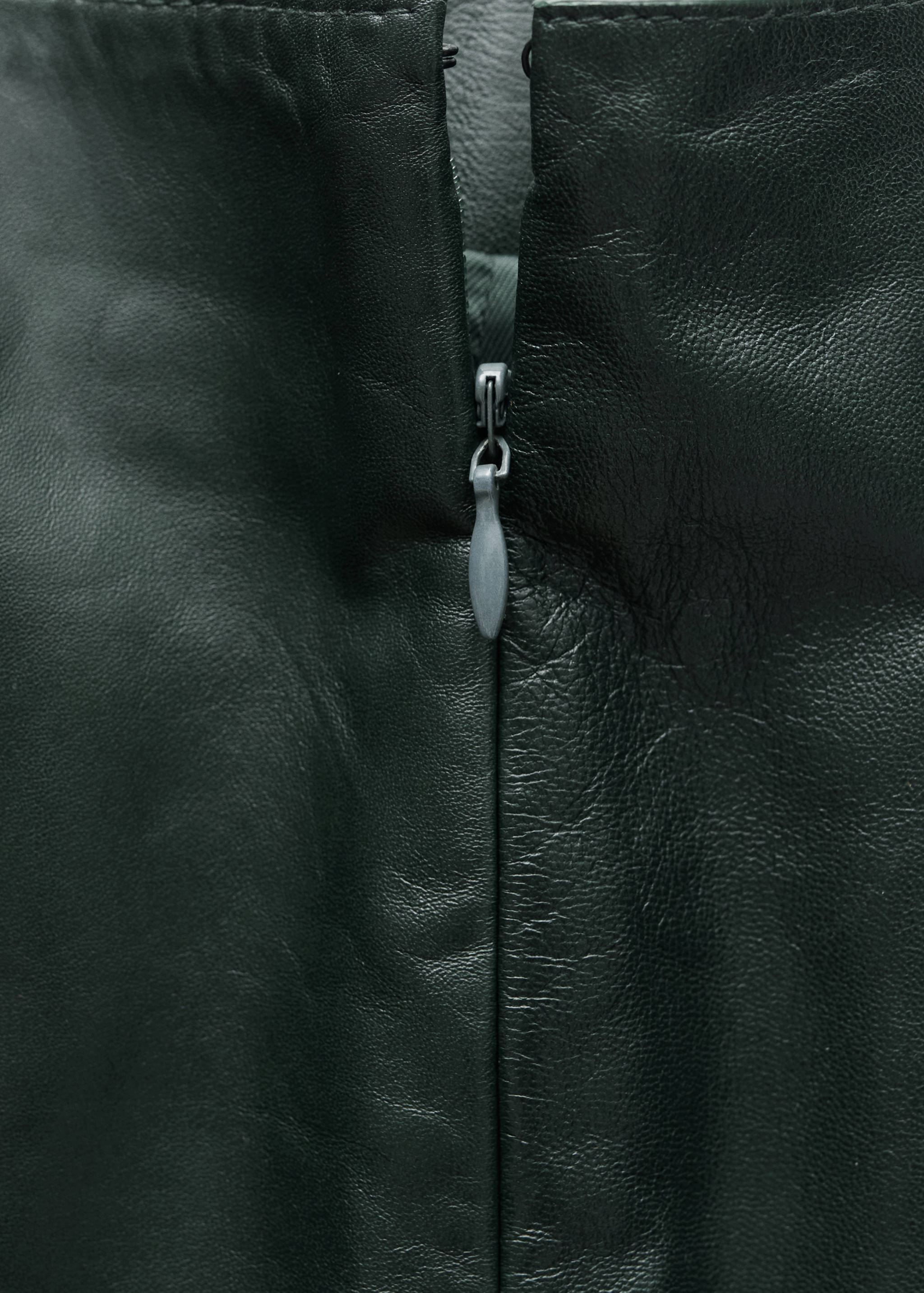 Straight-fit leather mini-skirt - Details of the article 0
