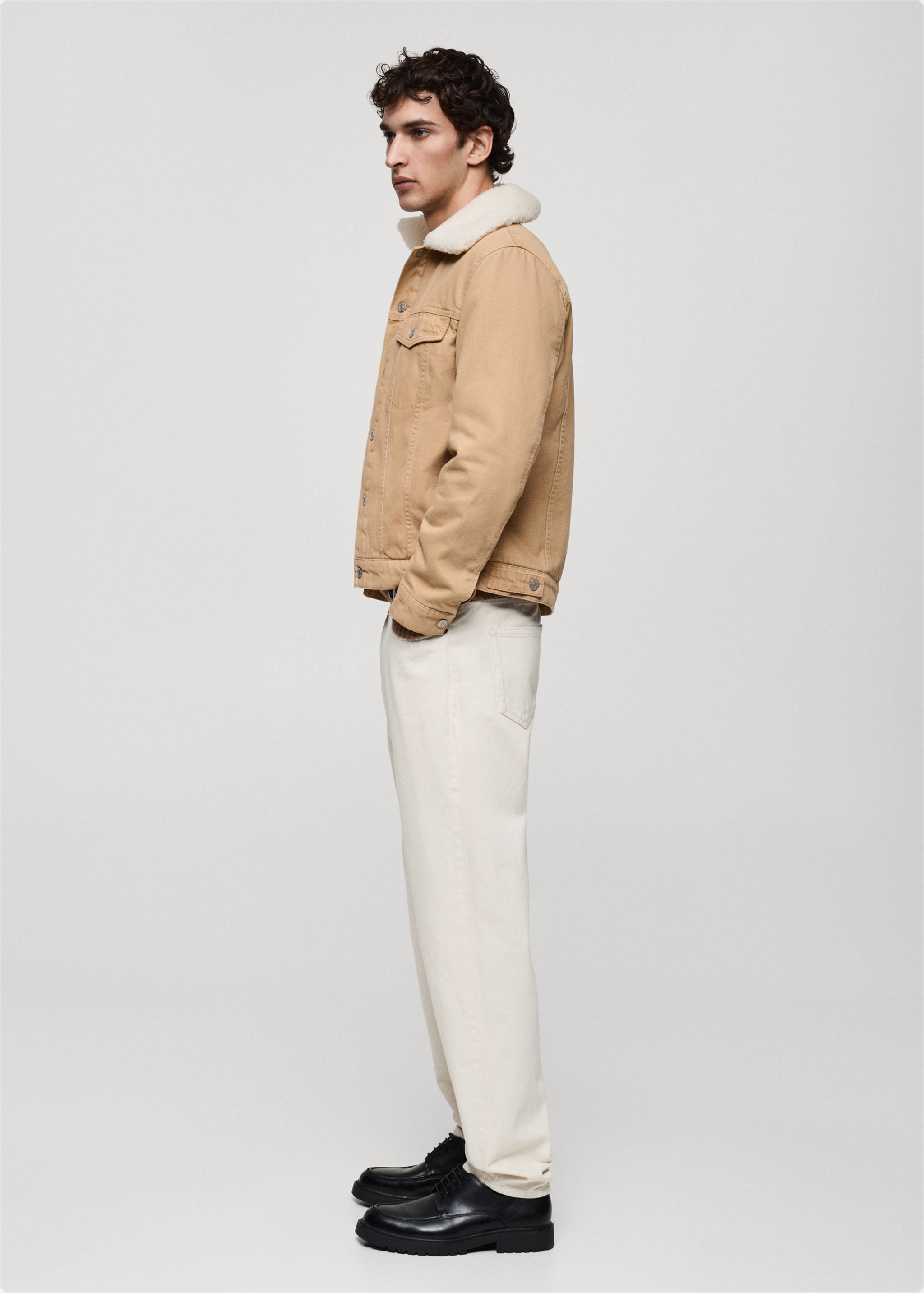 Denim jacket with shearling collar - Details of the article 2