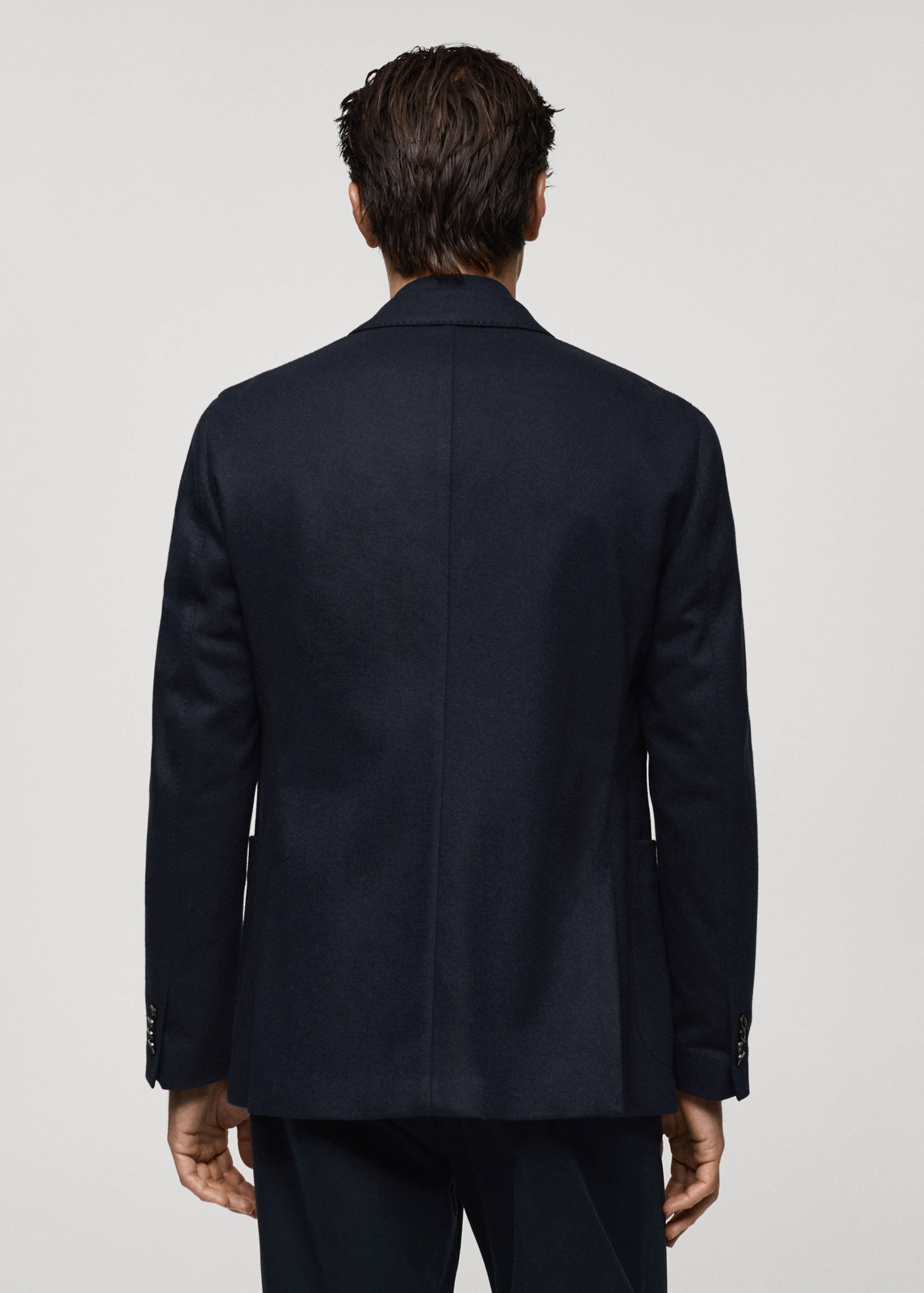 سترة مصممة من الصوف الخام - الجهة الخلفية للمنتج