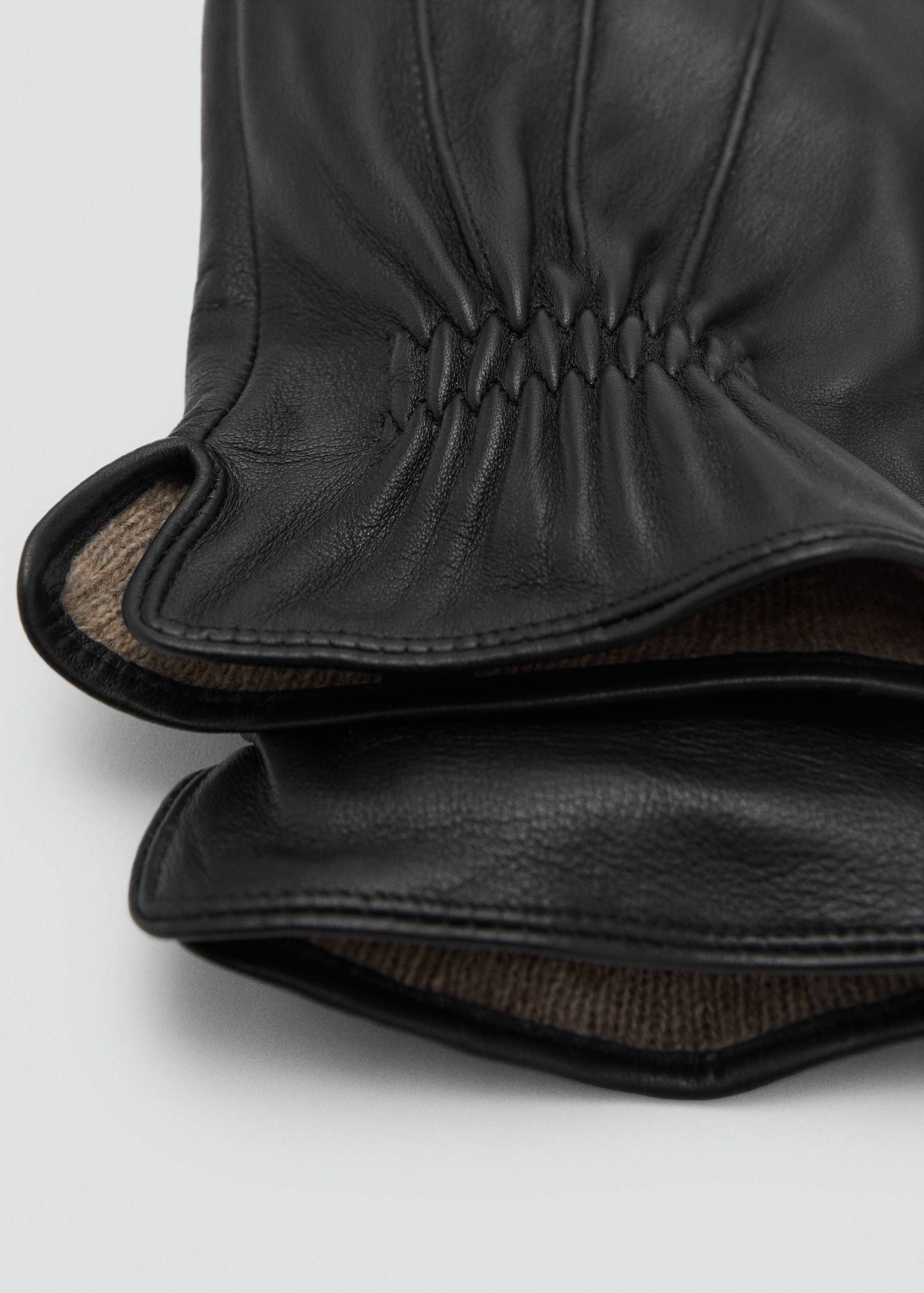 100% leather gloves with ruffled detail - Medium plane