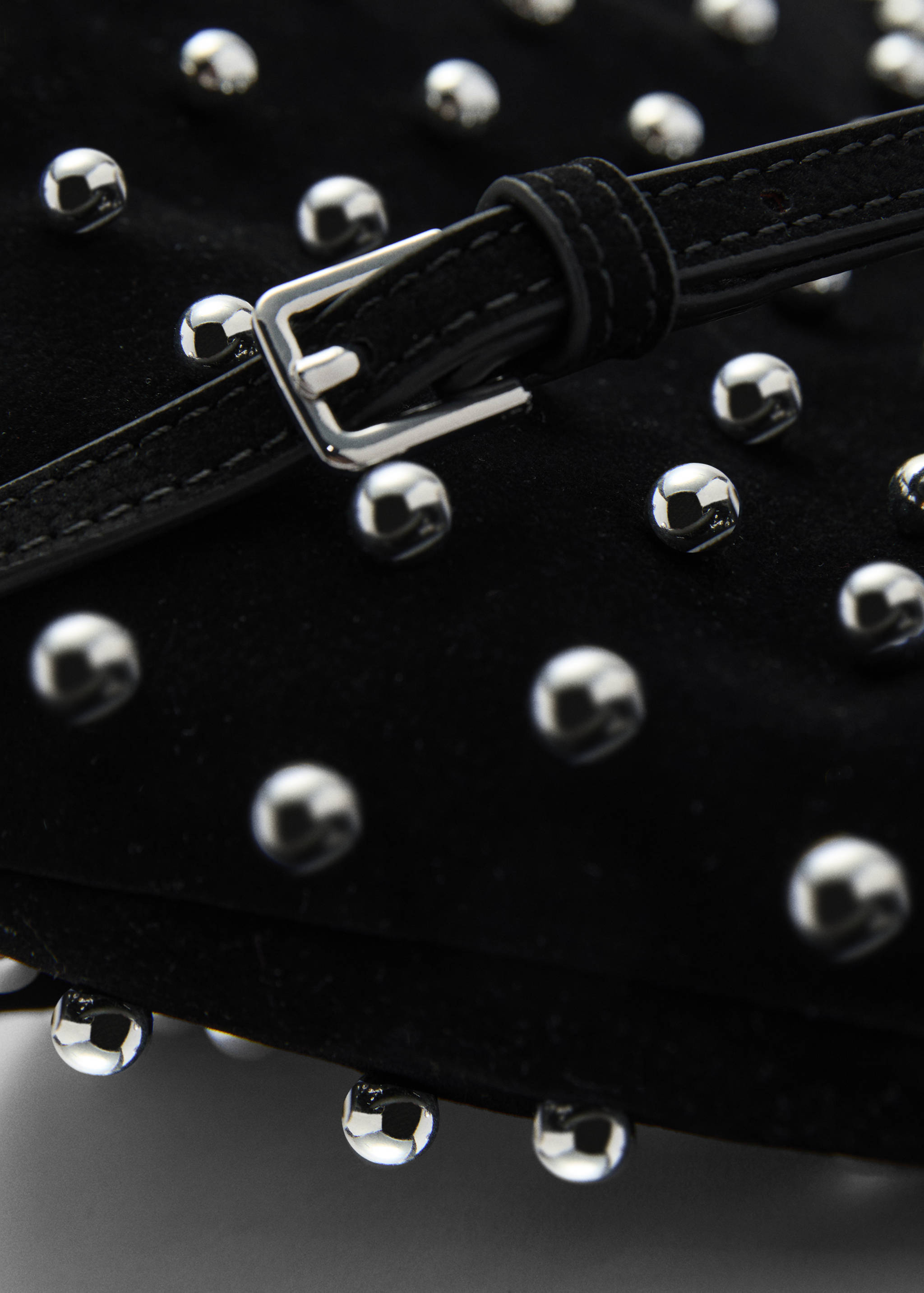 Handbag with decorative studs - Details of the article 1