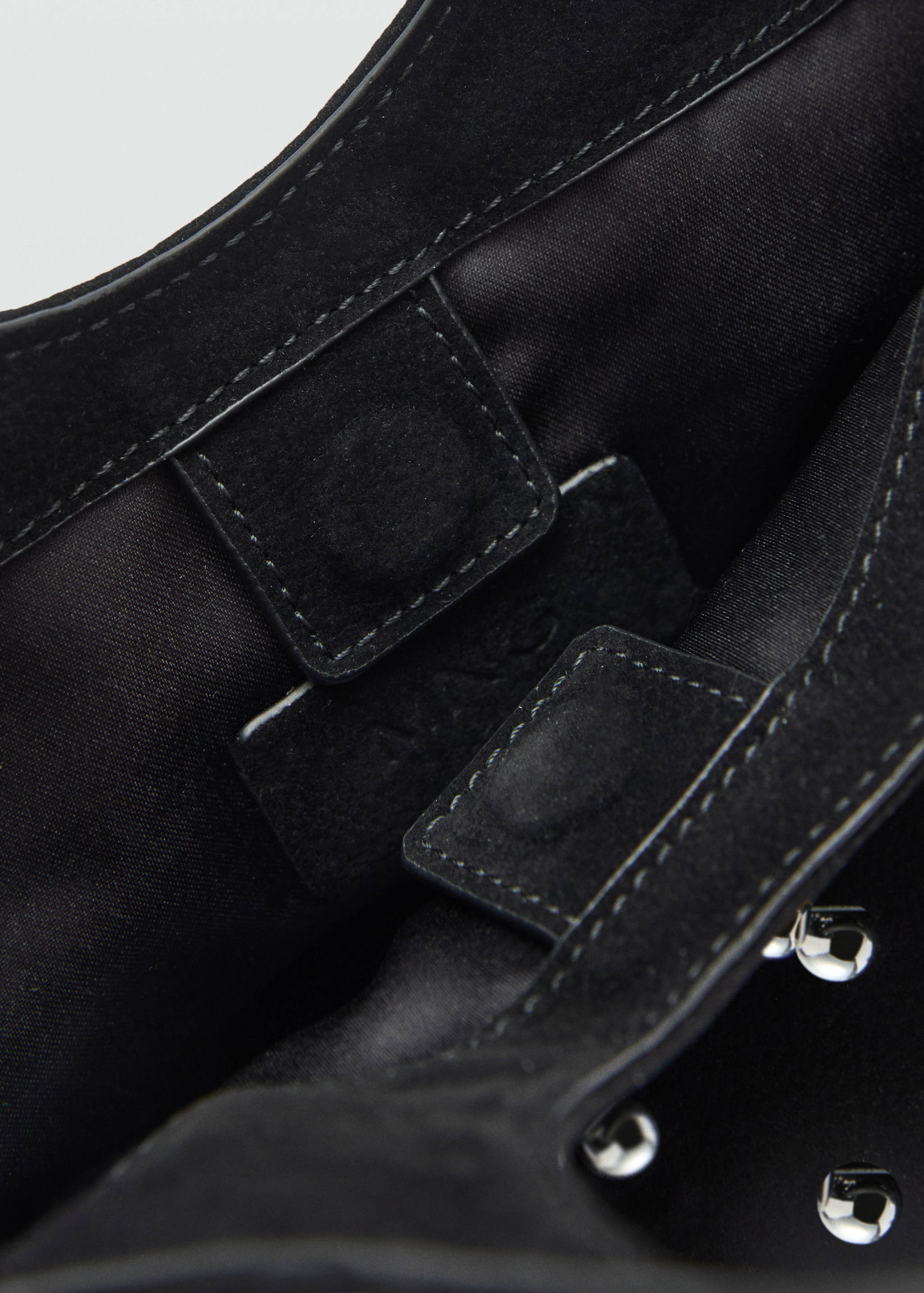 Handbag with decorative studs - Details of the article 2