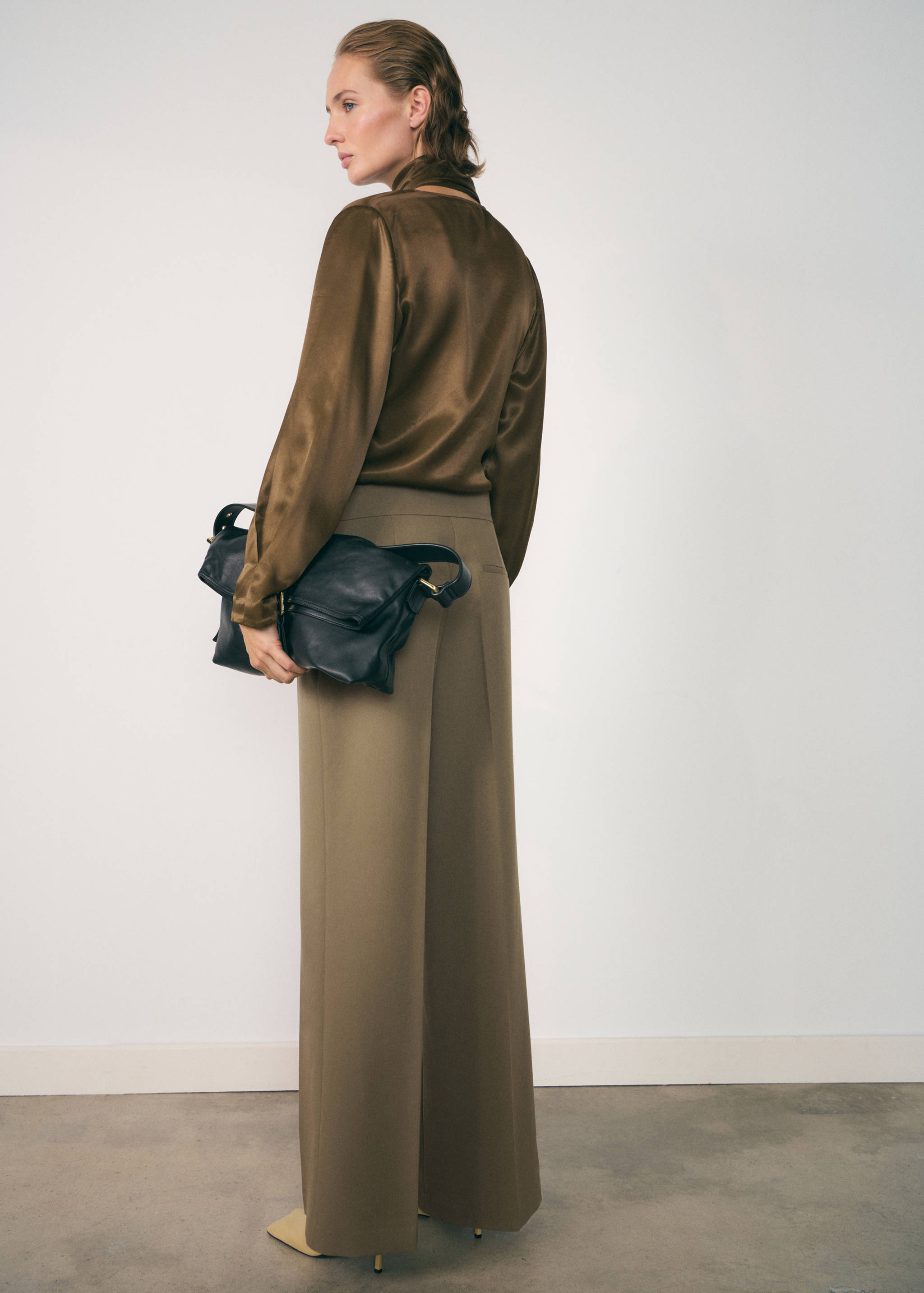 Pantalón recto cinturón - Reverso del artículo