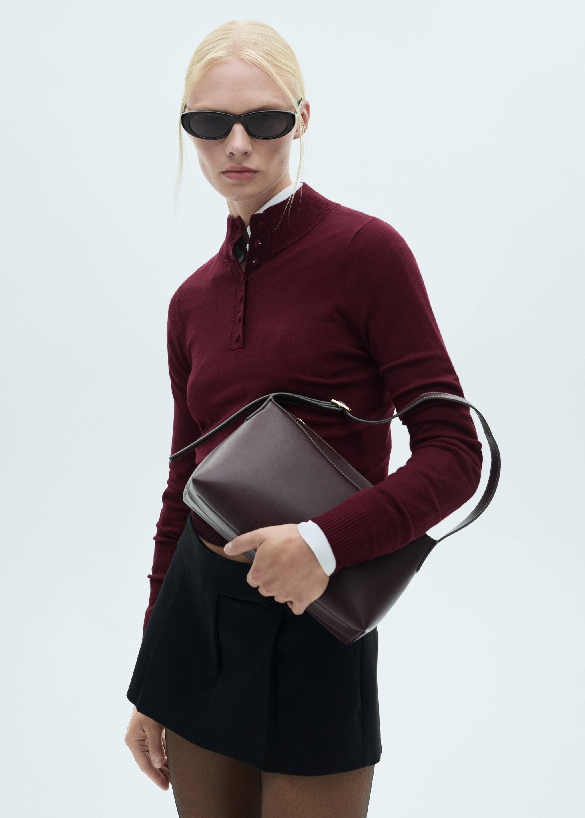 Fine knit sweater with buttons - Medium plane