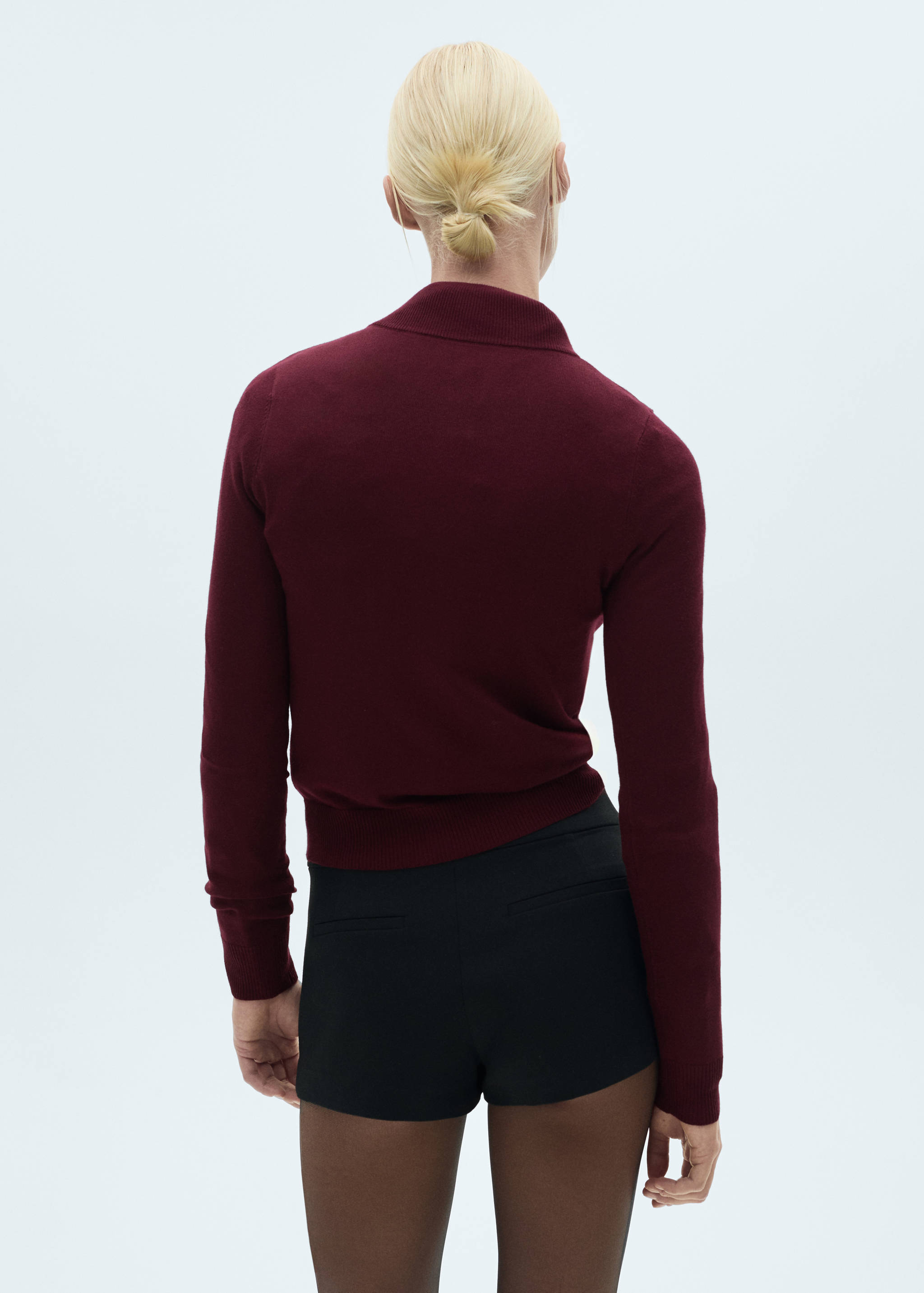 Fine knit sweater with buttons - Reverse of the article