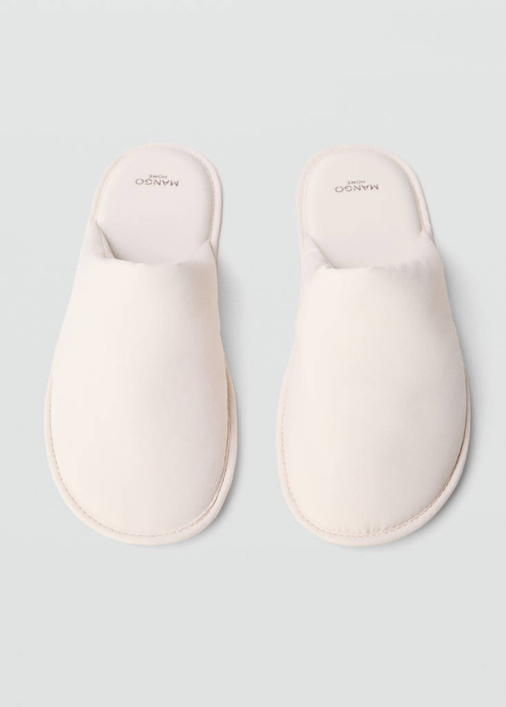 Padded slippers — Ecru