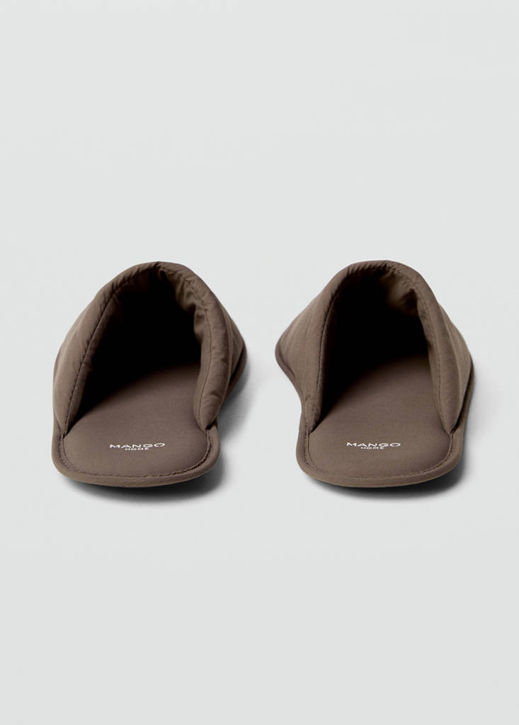 Padded slippers — Brown