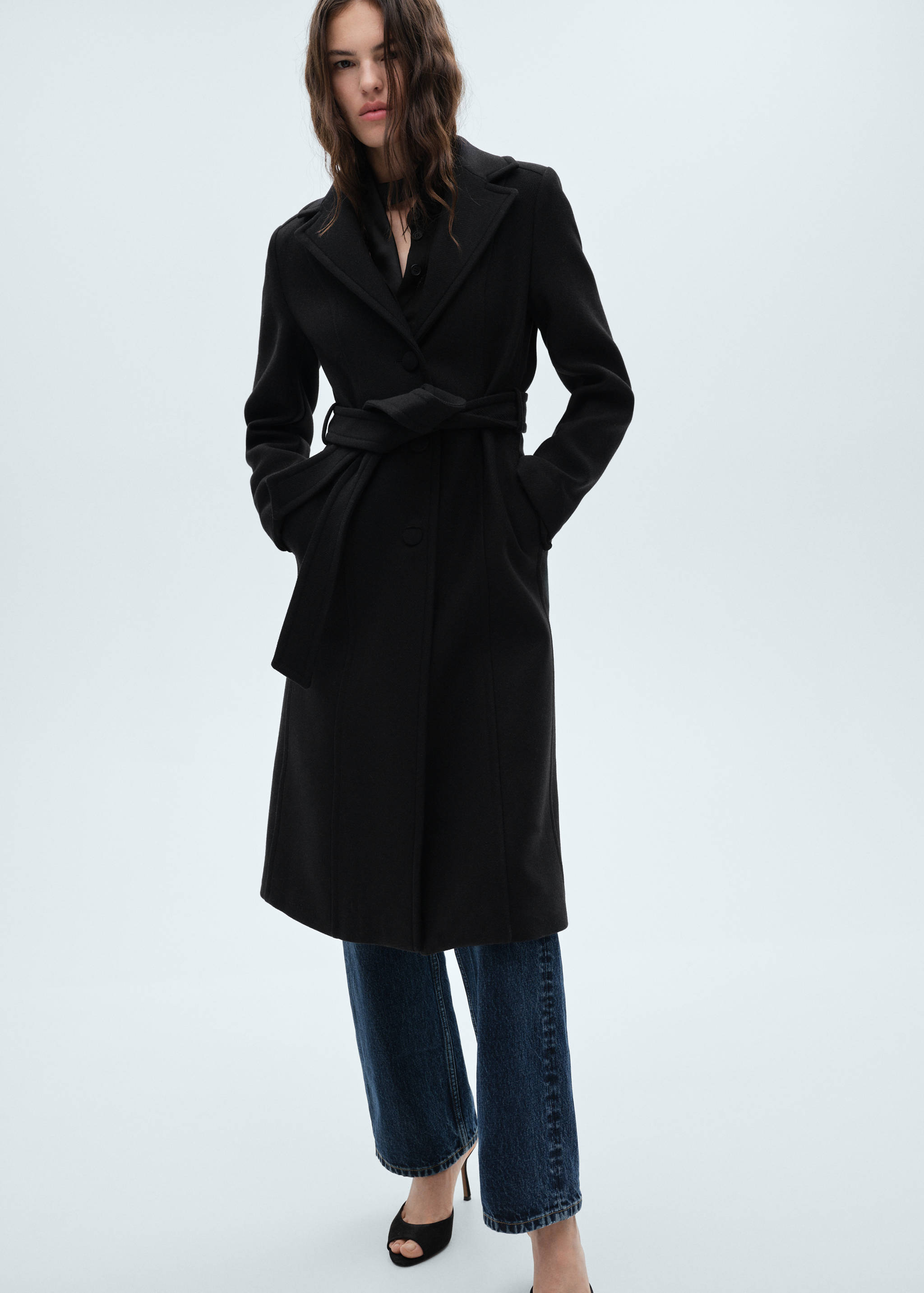 Detachable wool coat with fur-effect collar - Details of the article 2