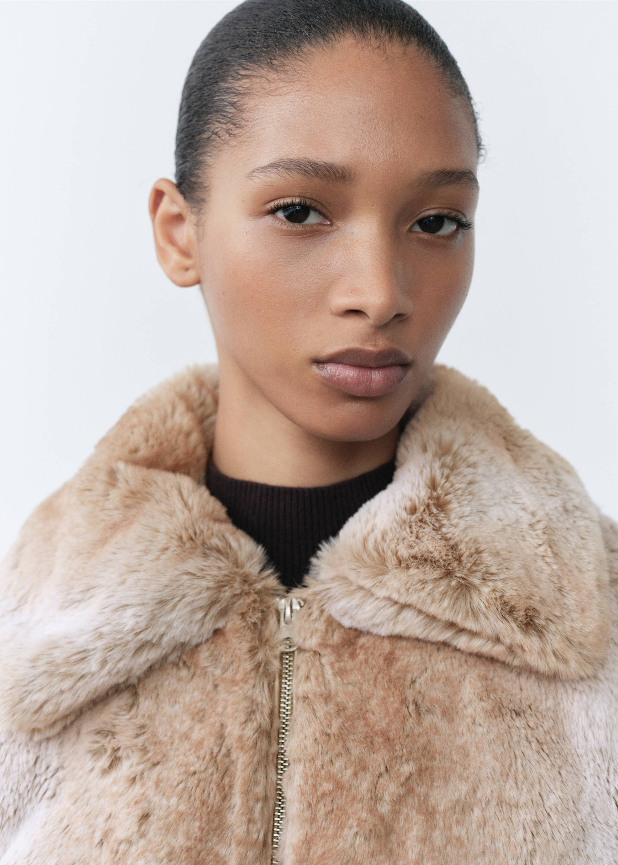 Faux-fur jacket with lapels - Details of the article 1
