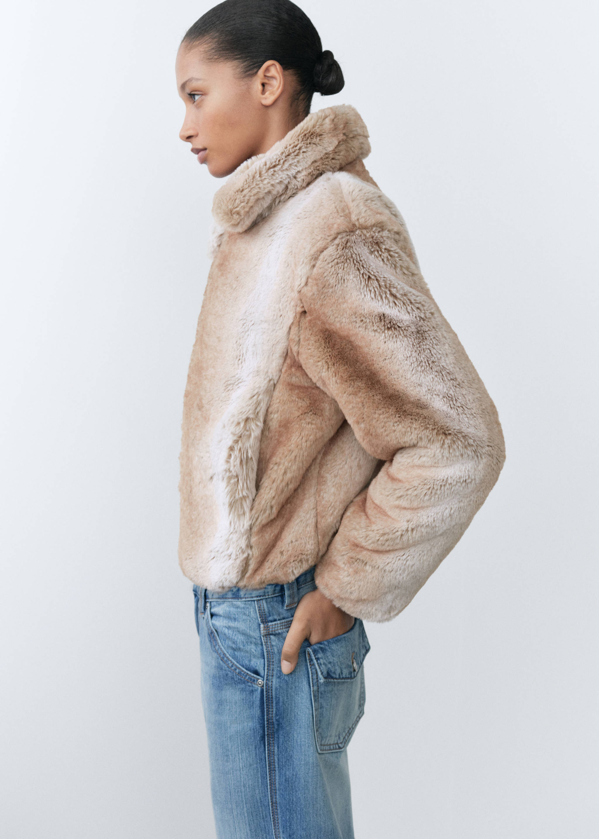 Faux-fur jacket with lapels - Details of the article 2