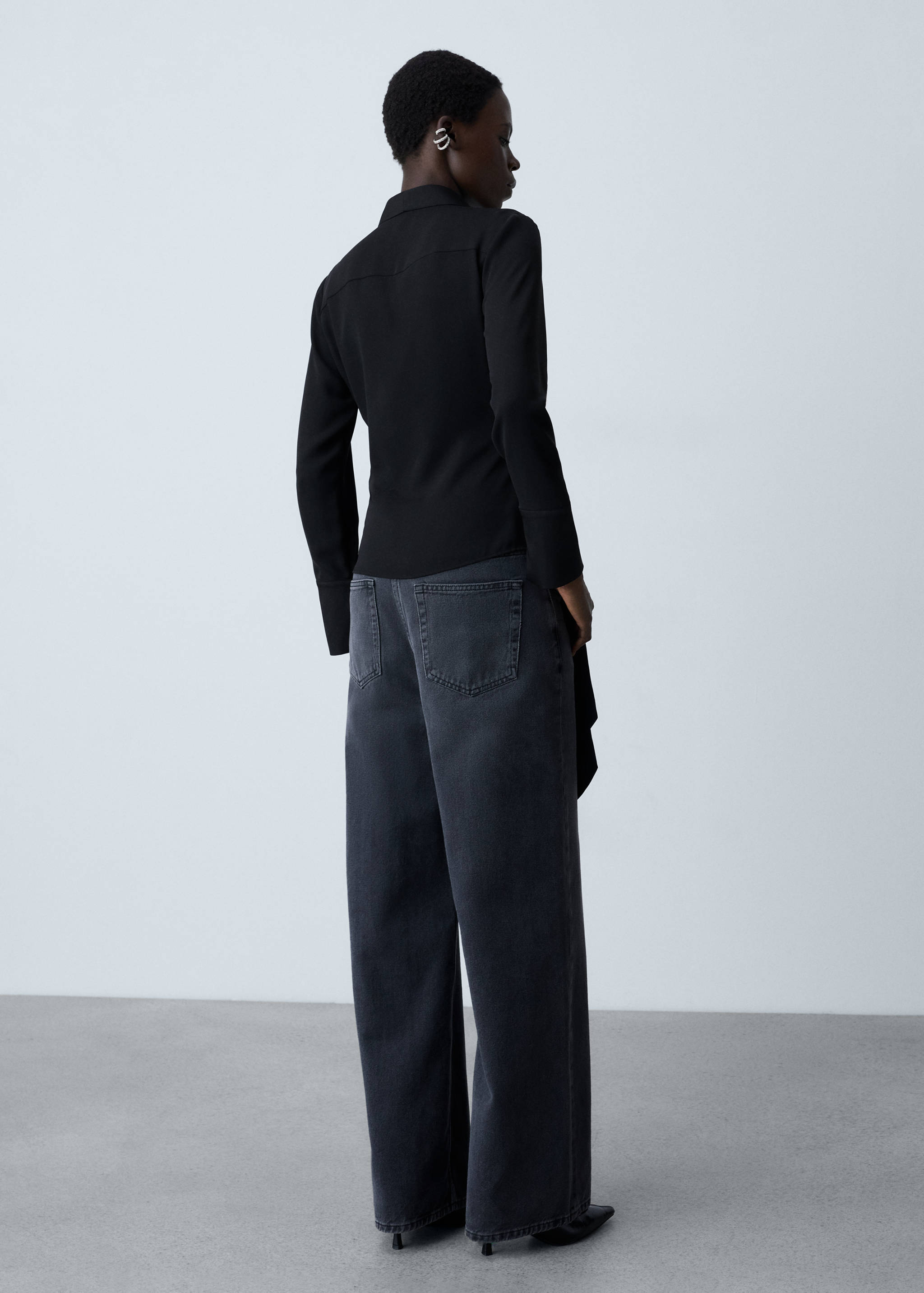 Blusa satinada lazo - Reverso del artículo