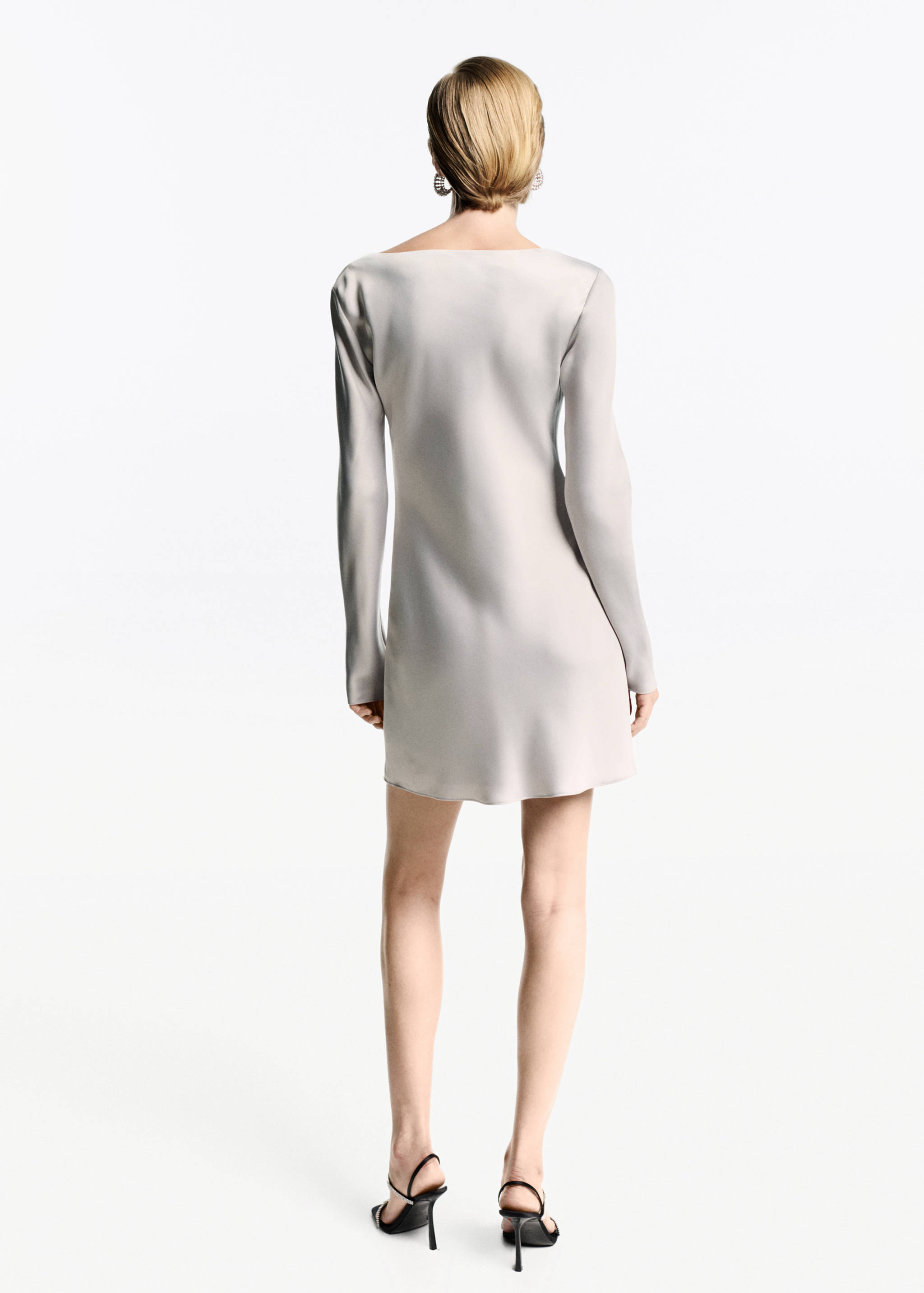 Robe satin col bénitier - Verso de l’article