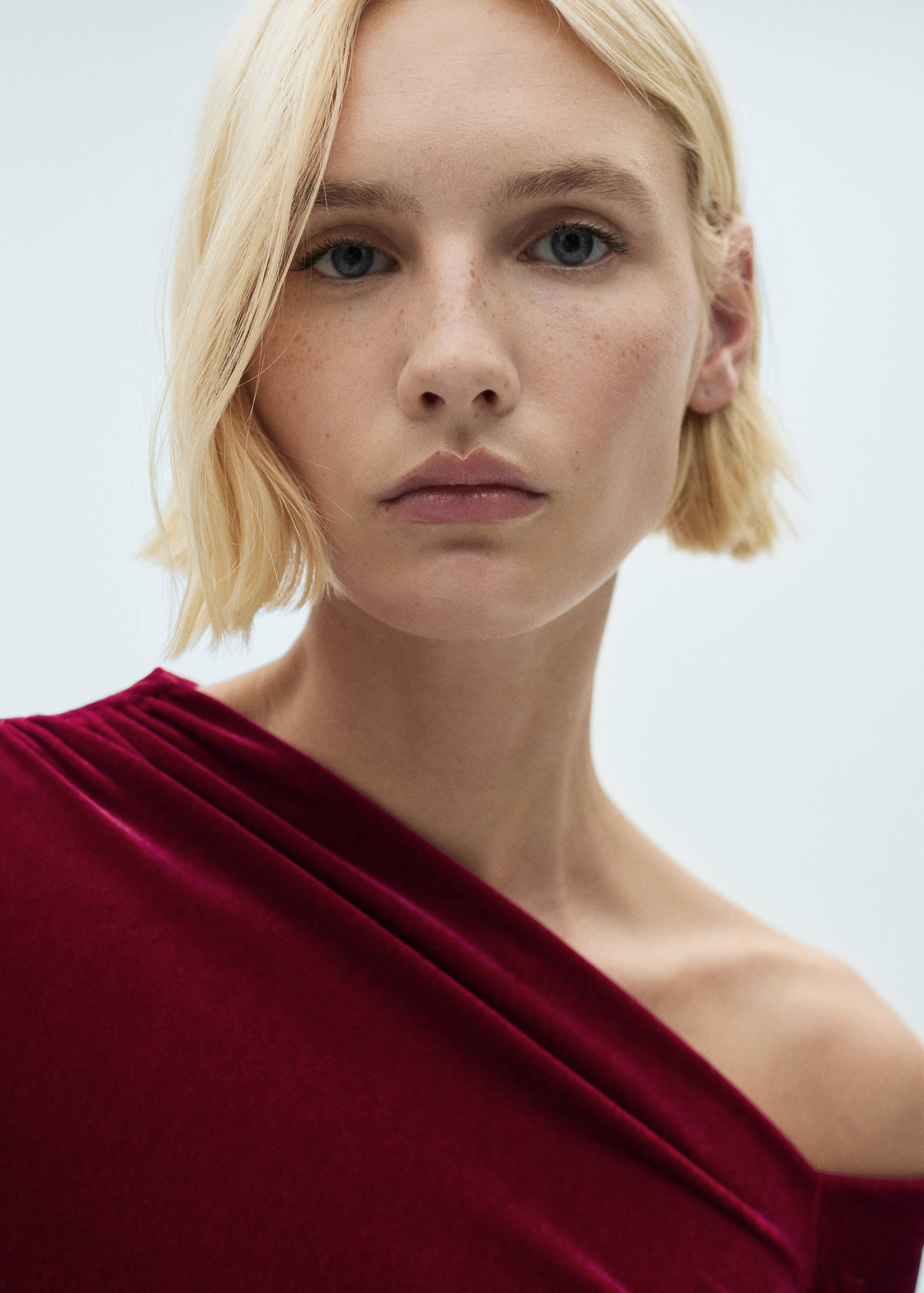 Asymmetric velvet dress - Details of the article 1