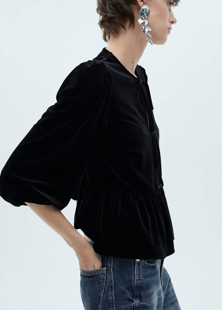 Velvet blouse with bows — Black