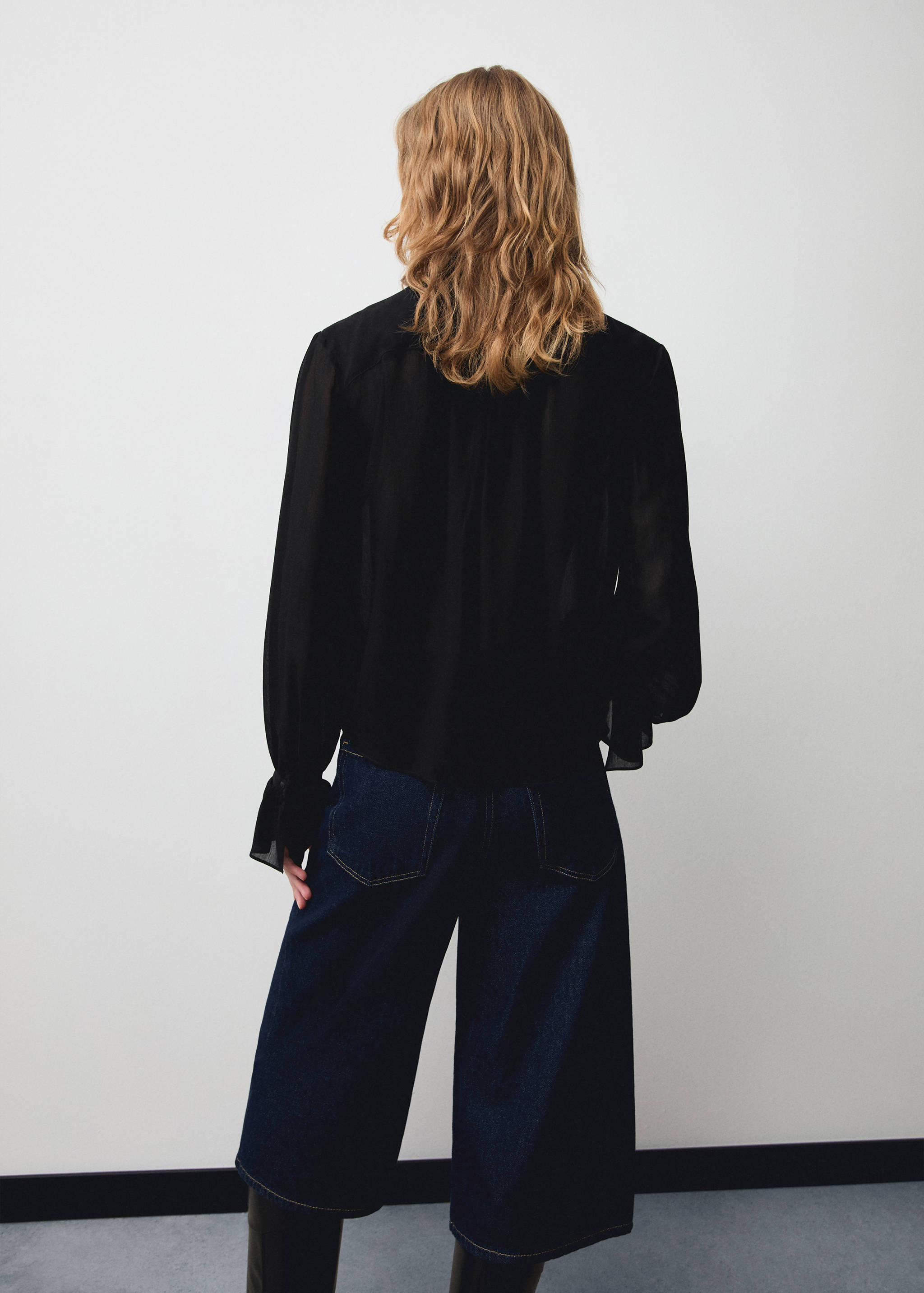 高领荷叶边衬衫 - null