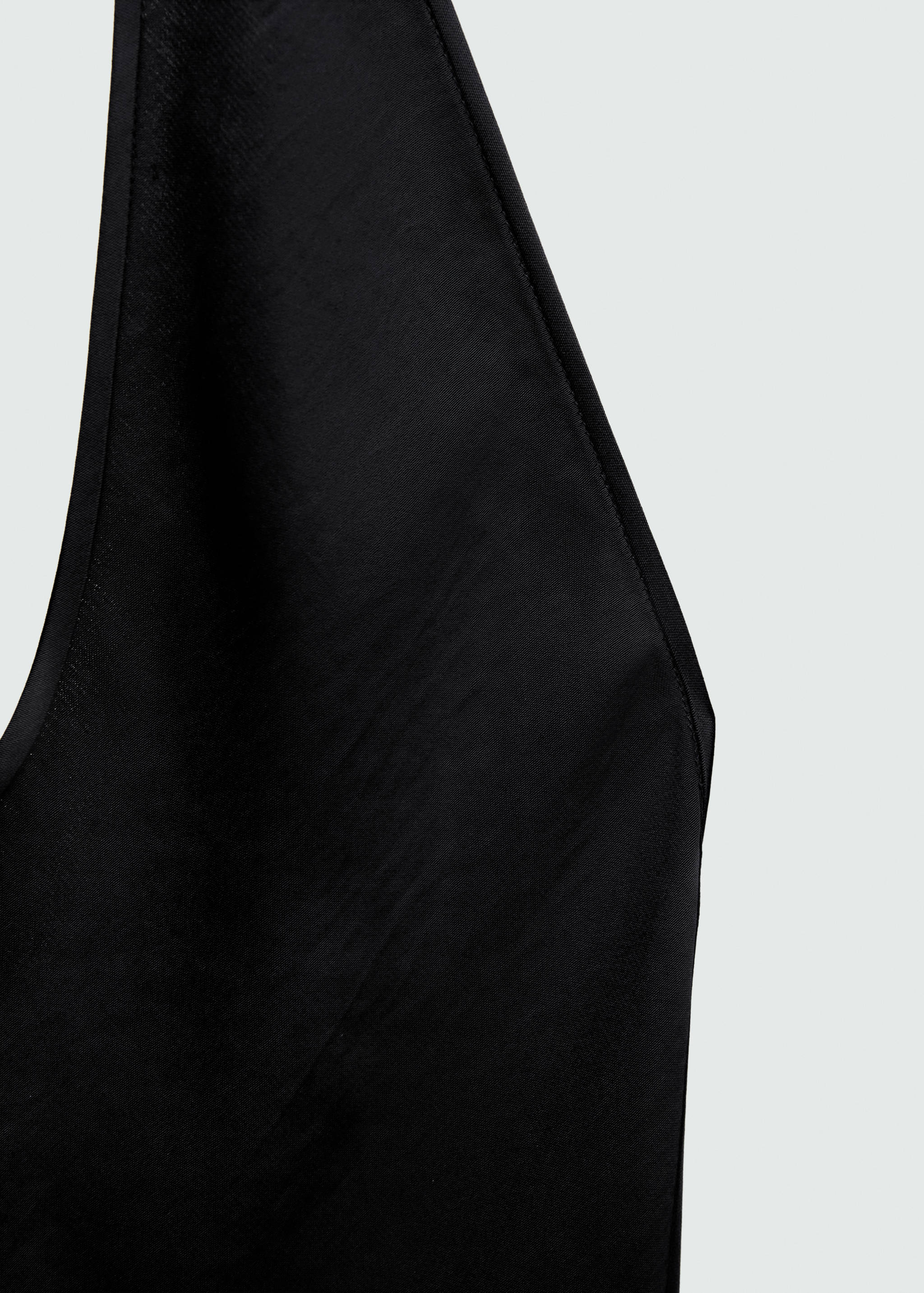 Платье с декольте и открытой спиной - Деталь изделия 0