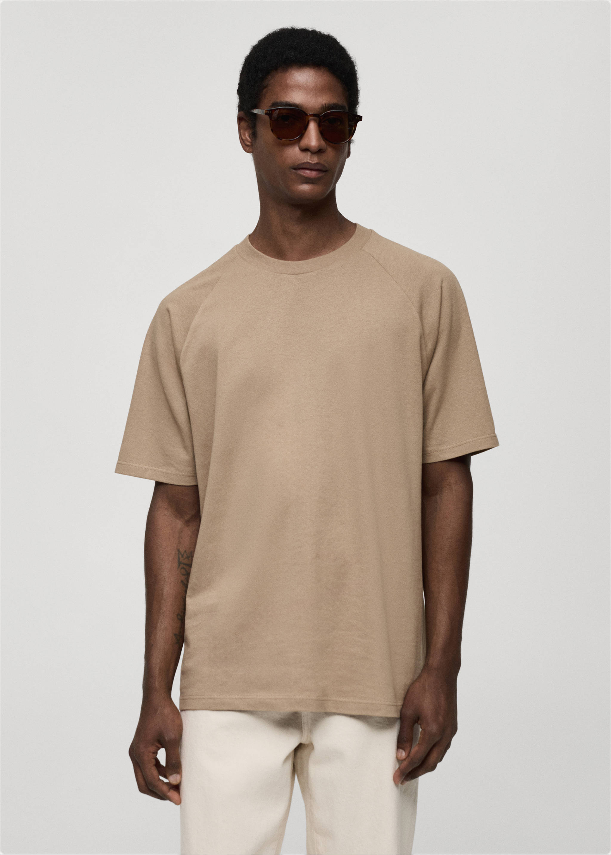 Beige relaxed-fit short-sleeve t-shirt with a round neckline., Beige. Ref: 77060356-00.