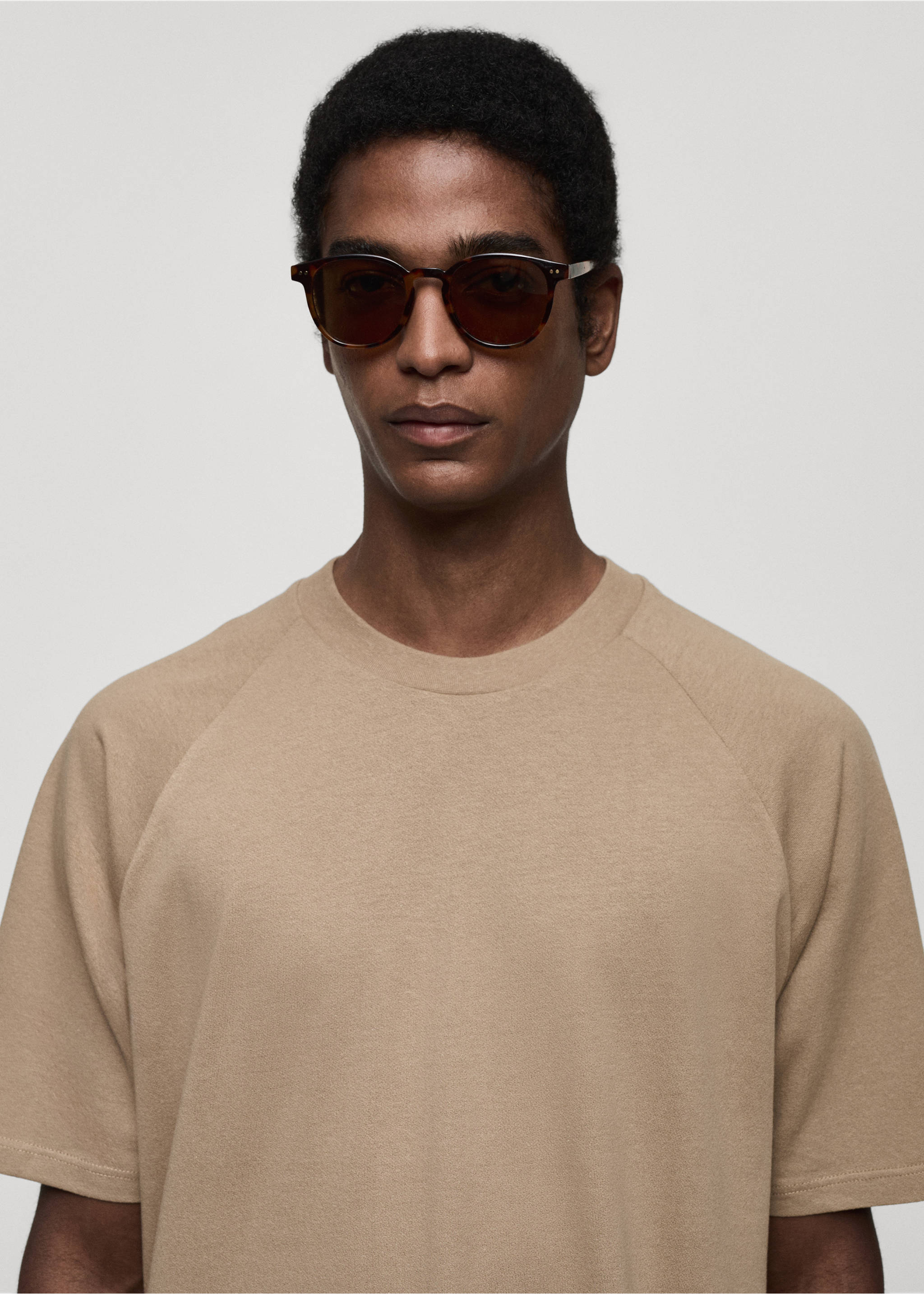 Camel brown t-shirt with a crew neck and short raglan sleeves., Beige. Ref: 77060356-00.