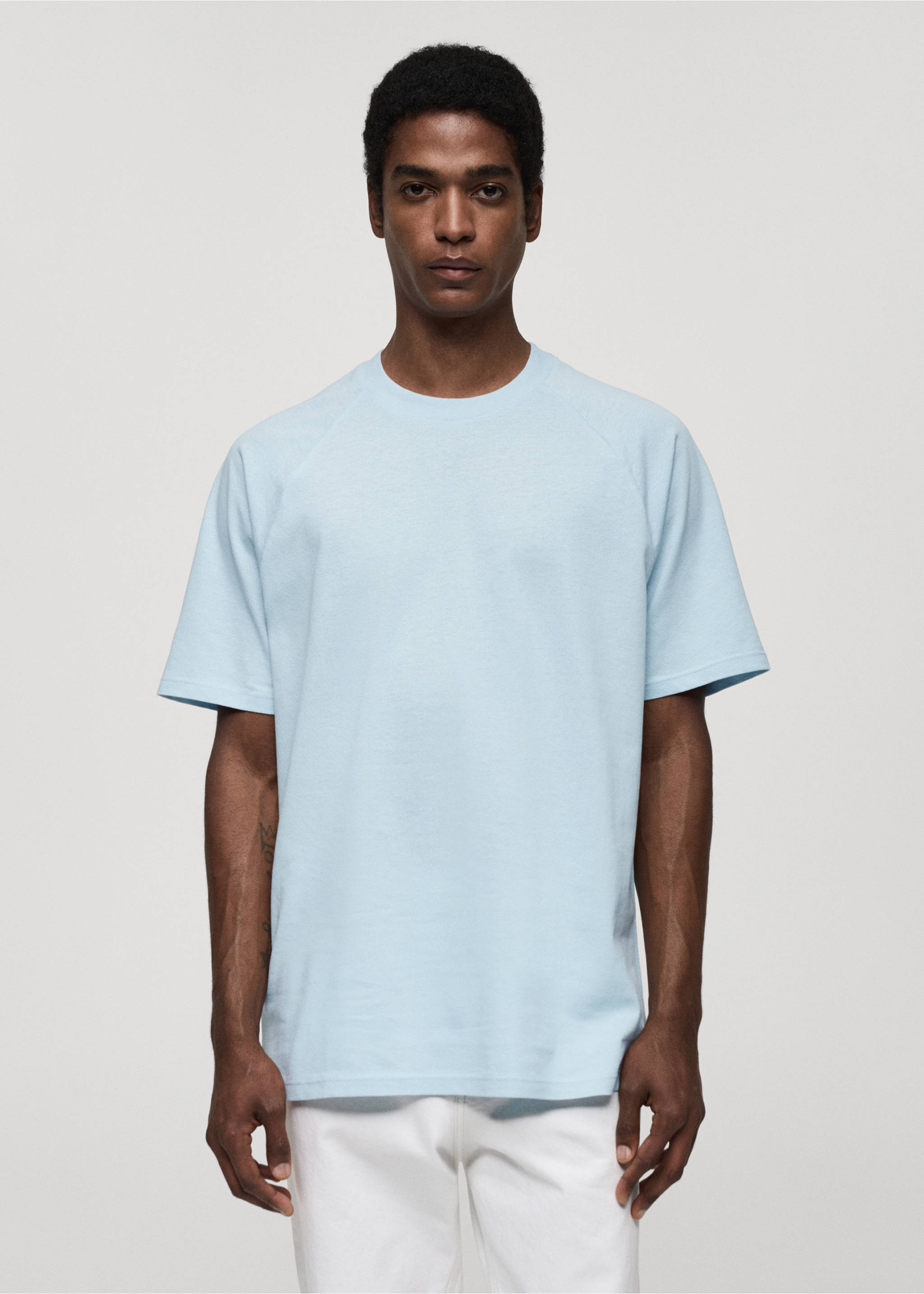 Light blue short-sleeved t-shirt with a crew neck and relaxed fit., Sky Blue. Ref: 77060356-00.