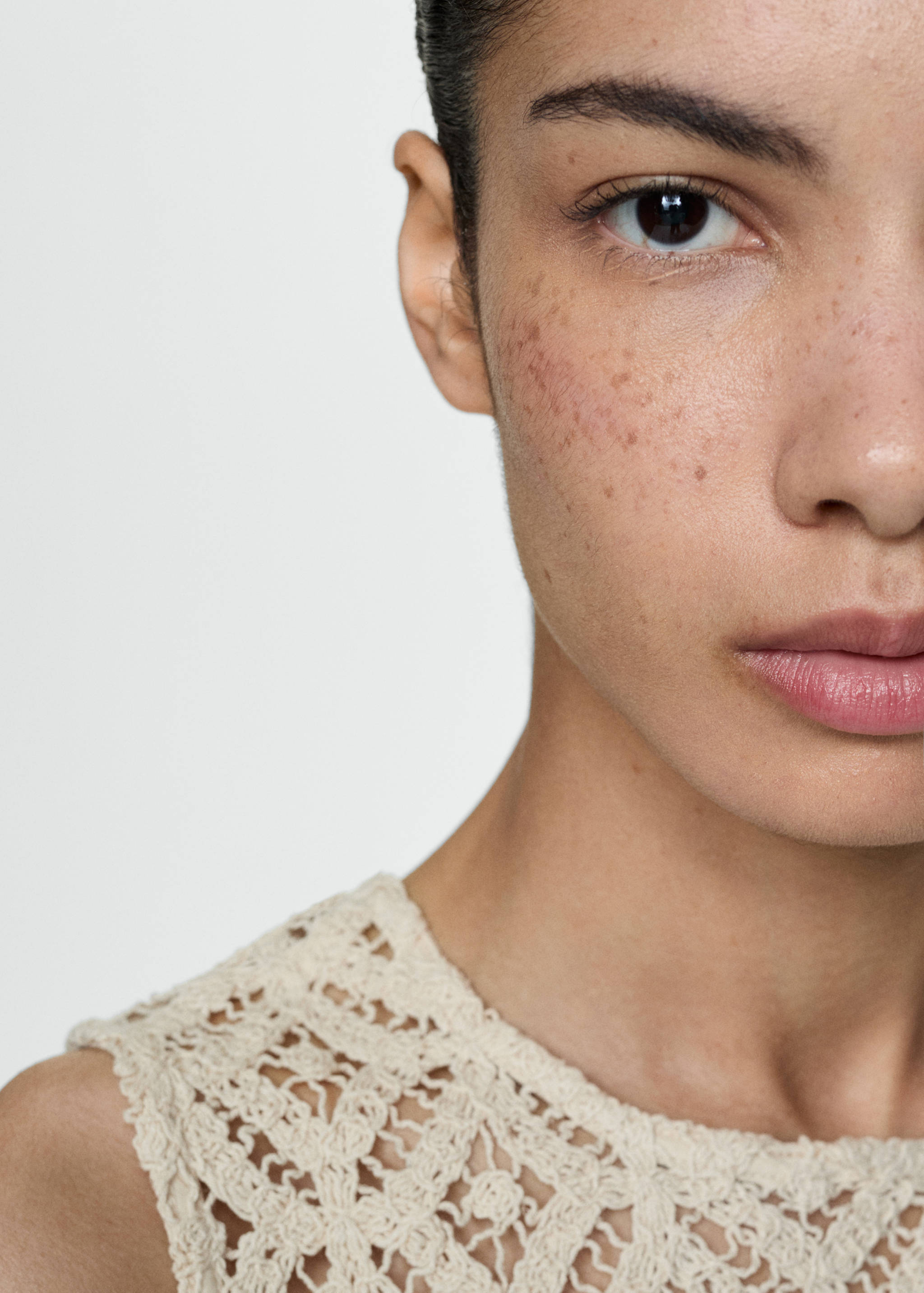 Crochet sleeveless top - Details of the article 1