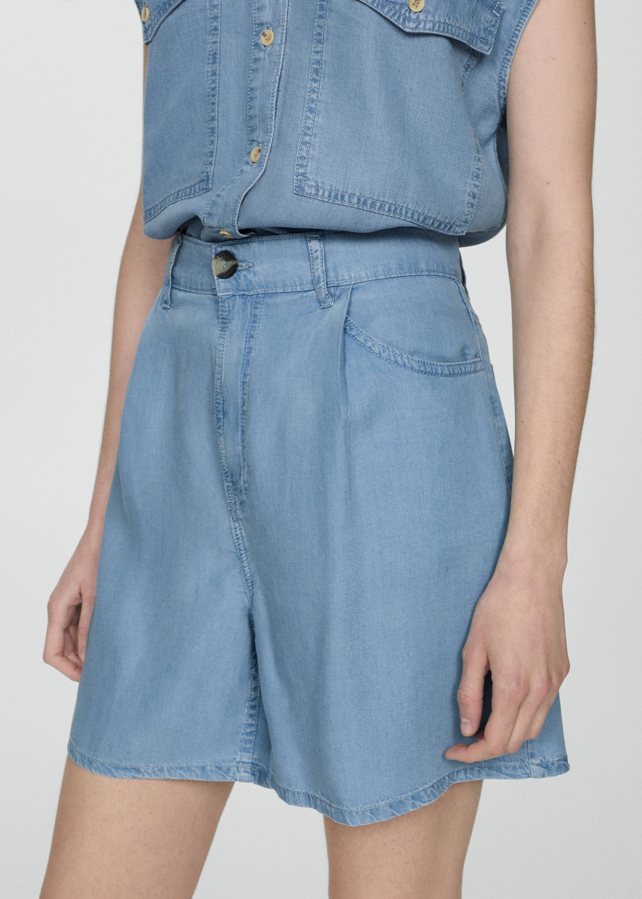 Lyocell pleated bermuda shorts - Medium plane