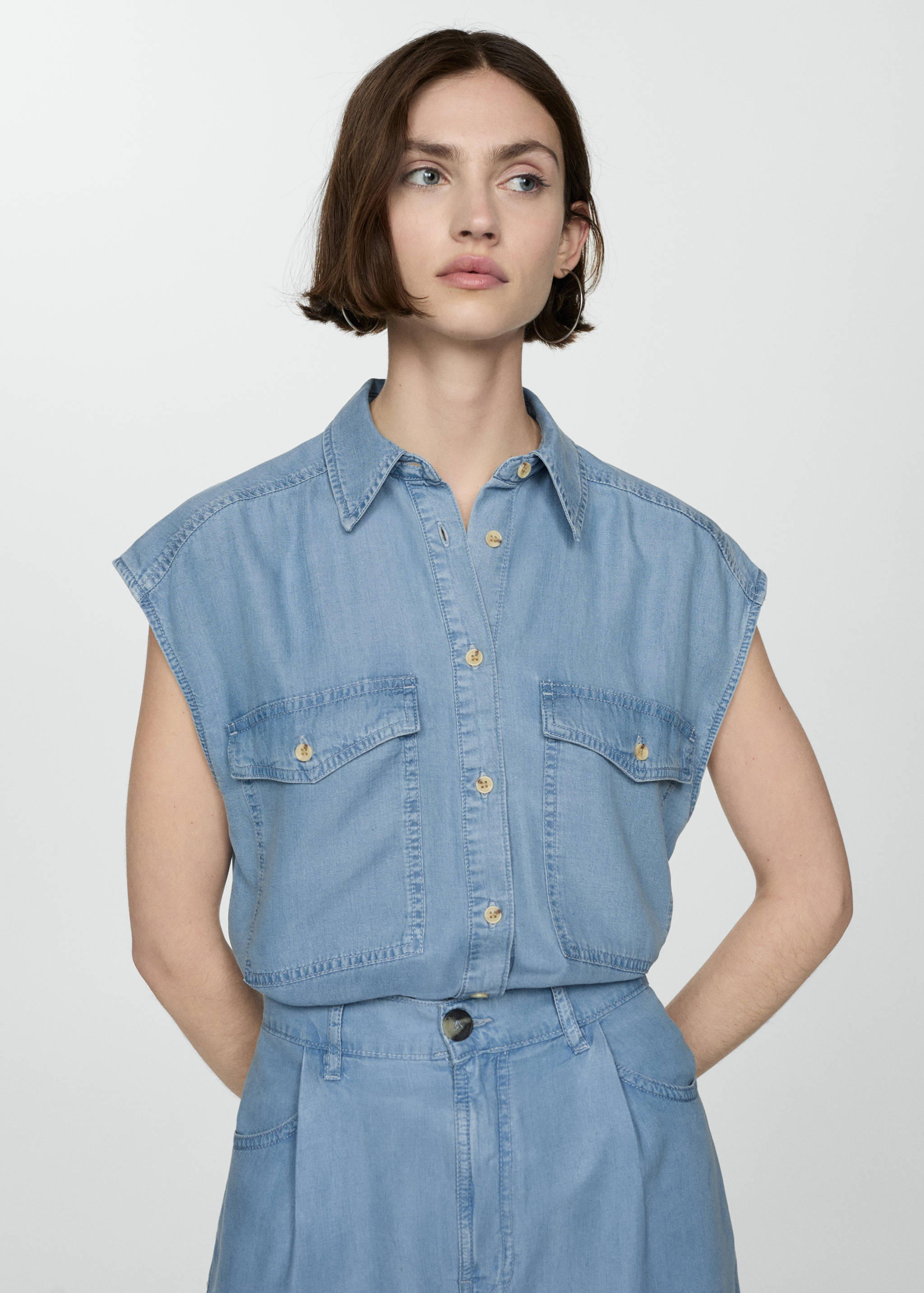 Lyocell pleated bermuda shorts - Details of the article 1