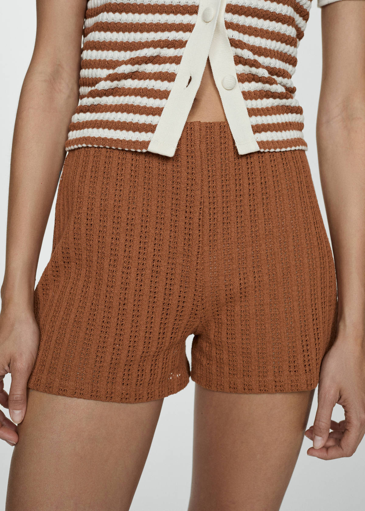 Straight-fit knitted shorts — Caramel