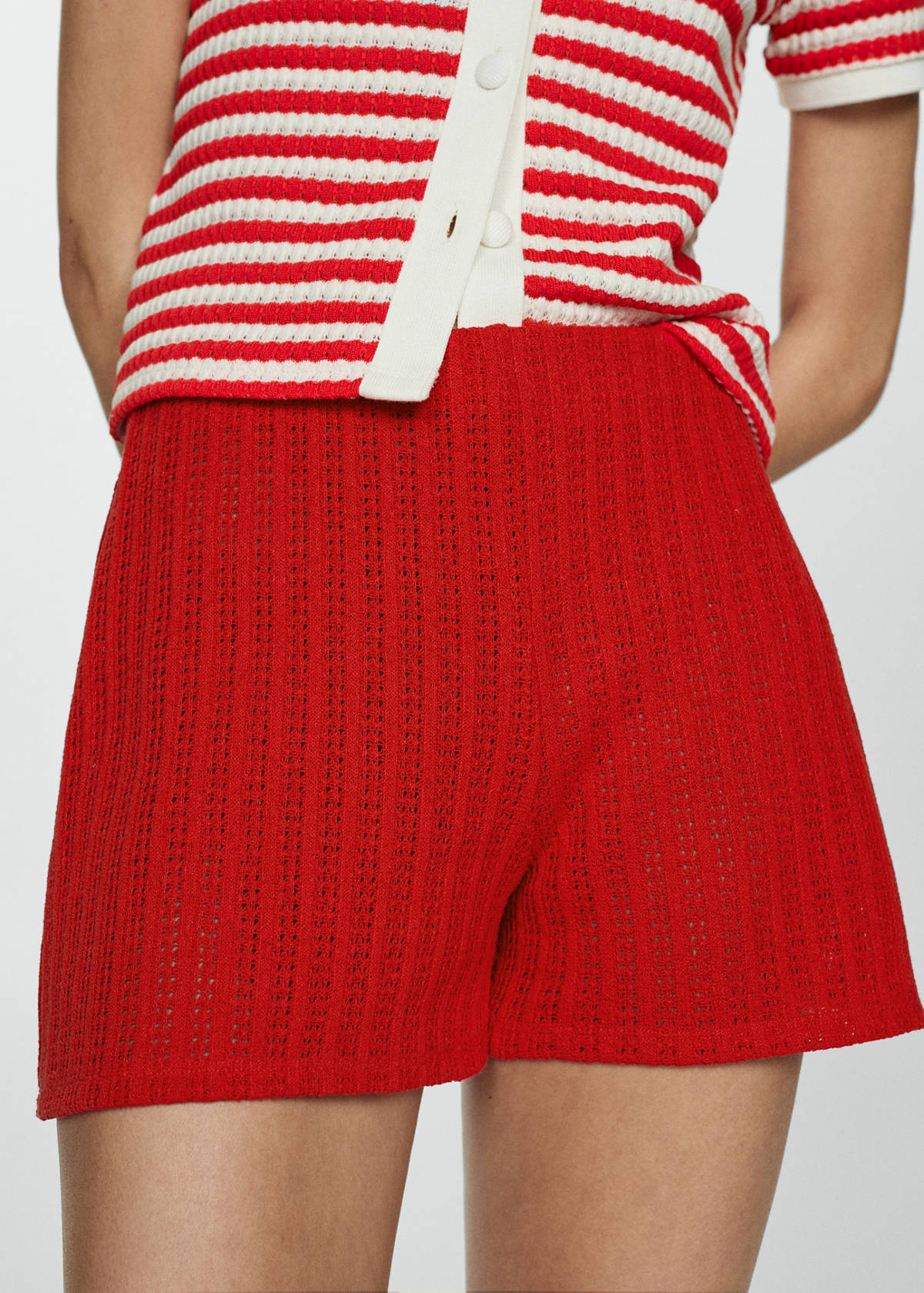 Straight-fit knitted shorts — Coral Red