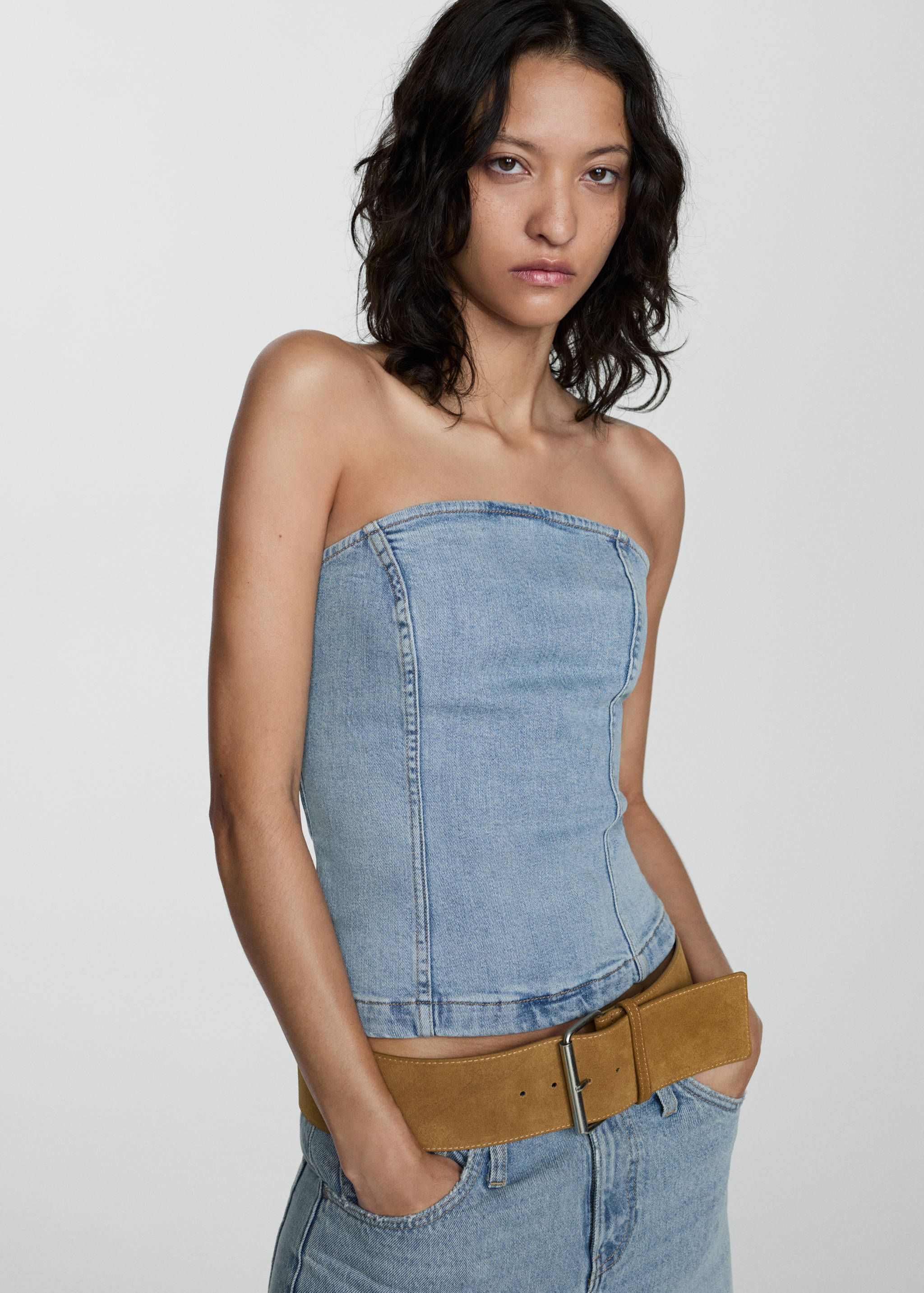 Top en jean bustier - Plan moyen