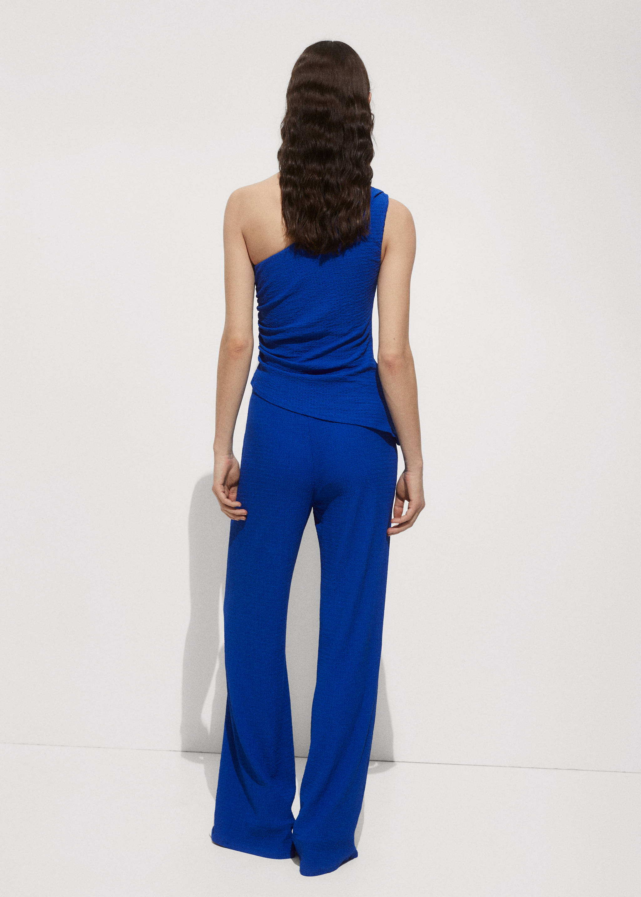 Soepelvallende straight-fit broek - Achterkant van het artikel